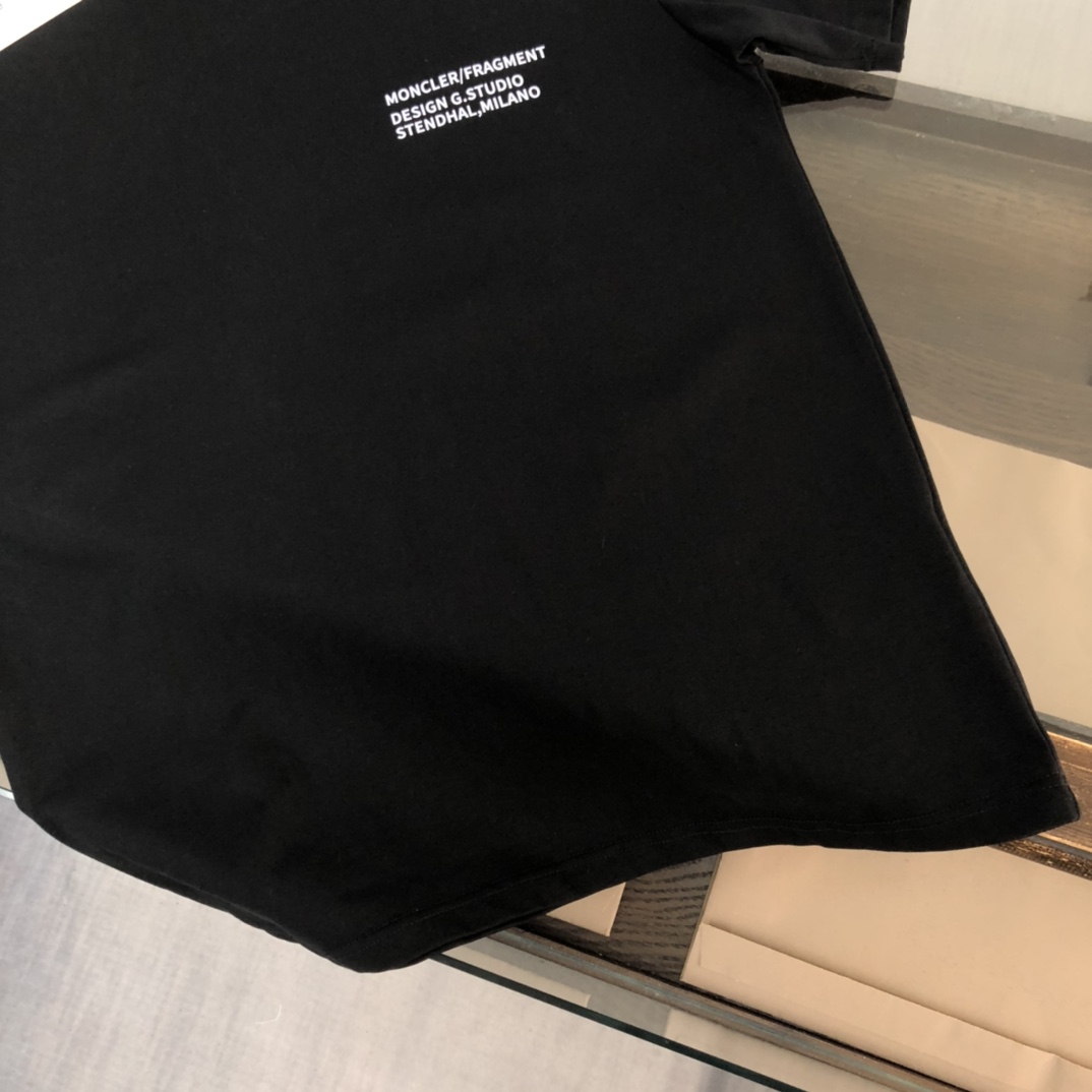 Mon New Arrival T-shirt 0018