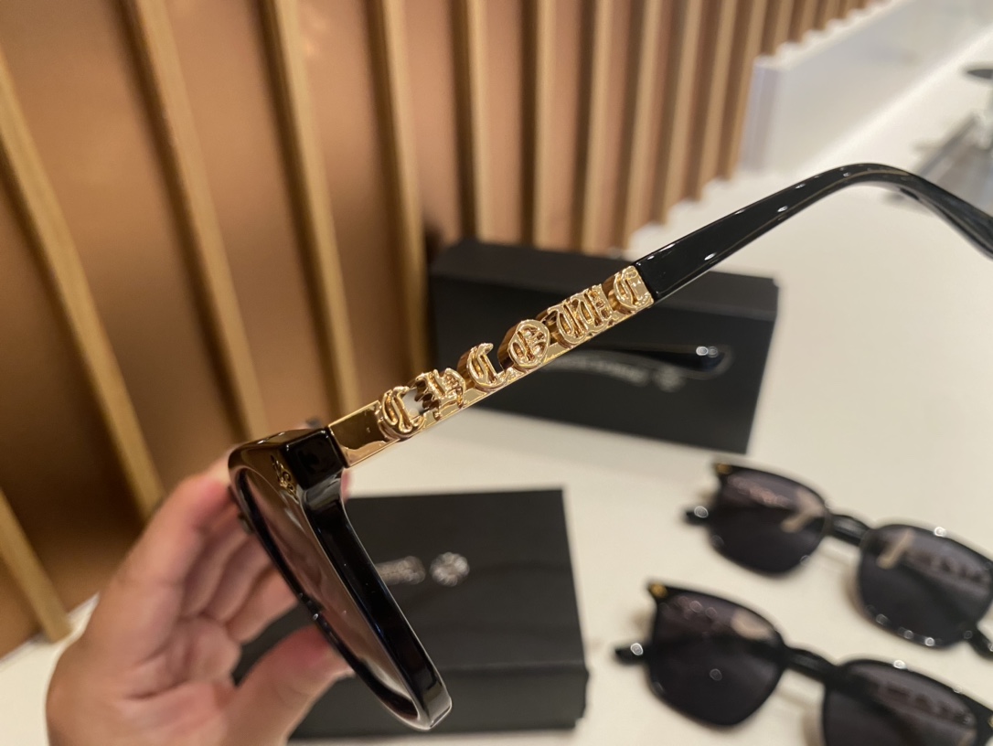 CH Sunglasses 0002