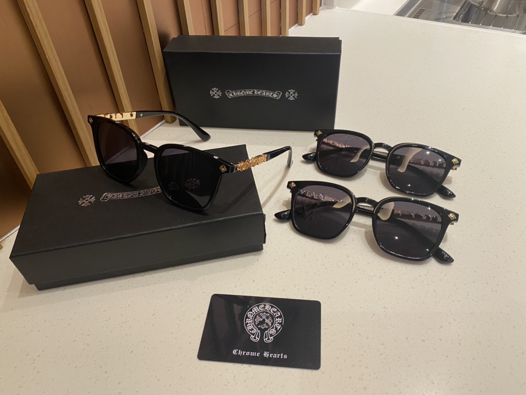 CH Sunglasses 0002