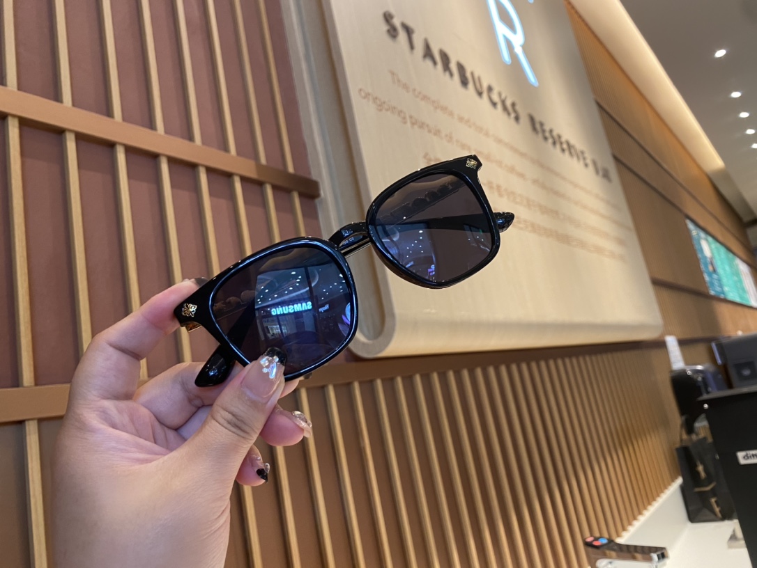 CH Sunglasses 0002