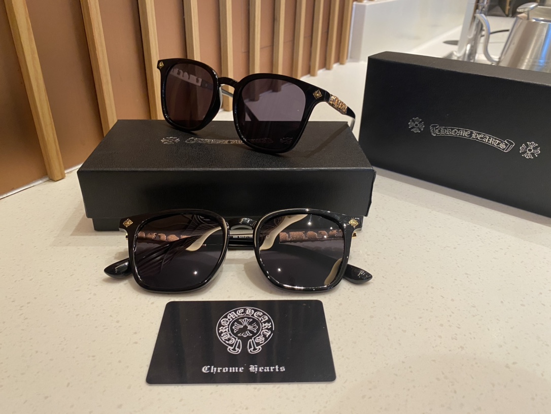 CH Sunglasses 0002