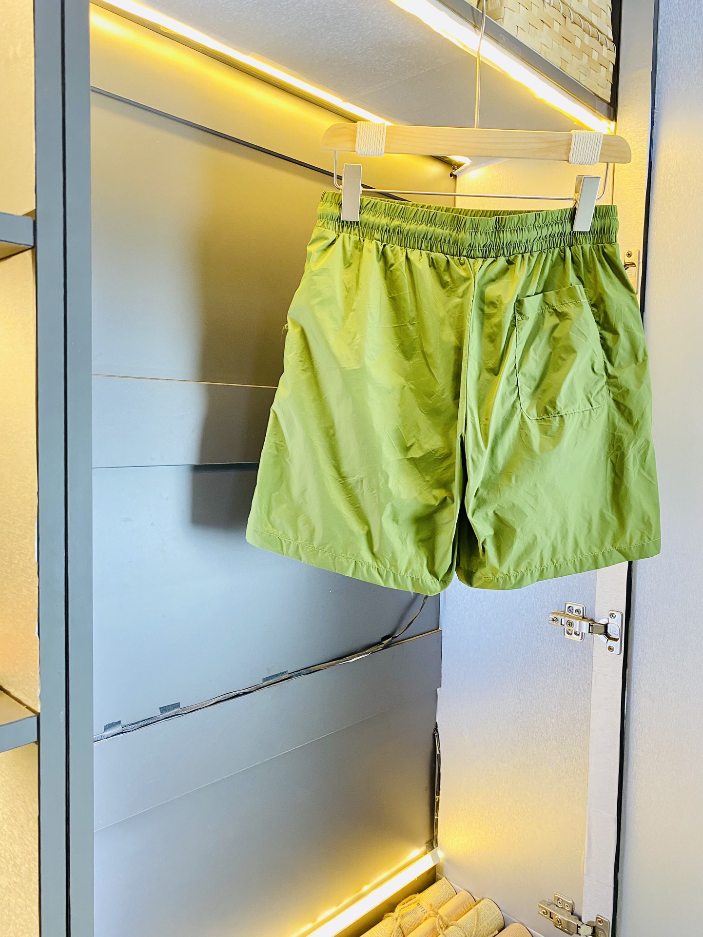 Mon New Arrival Short 0005