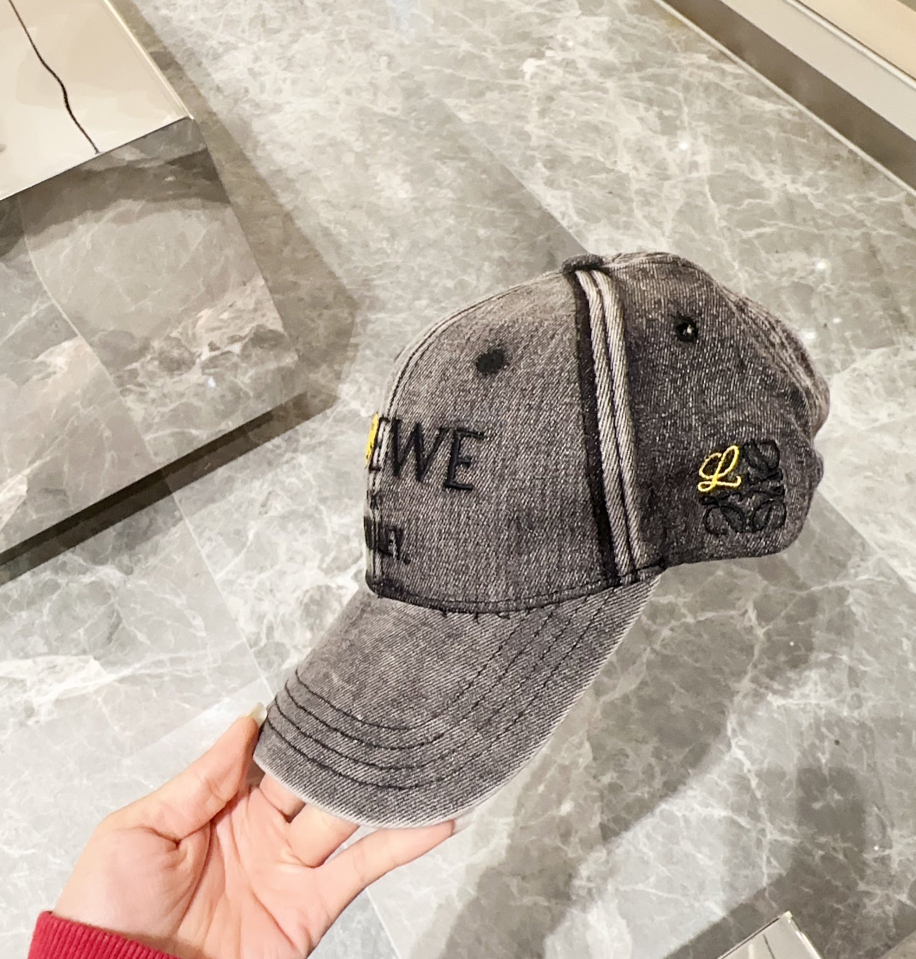 LW Cap 0009