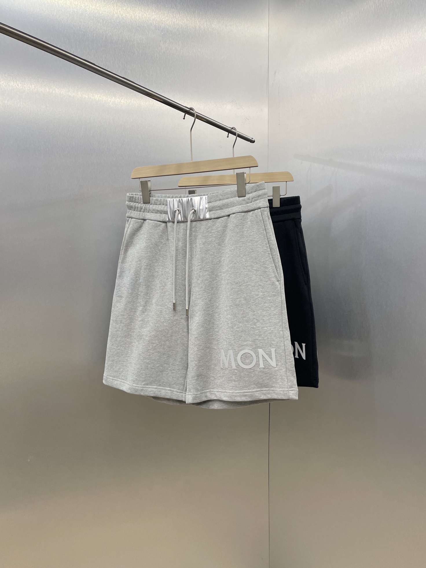 Mon New Arrival Short 0004