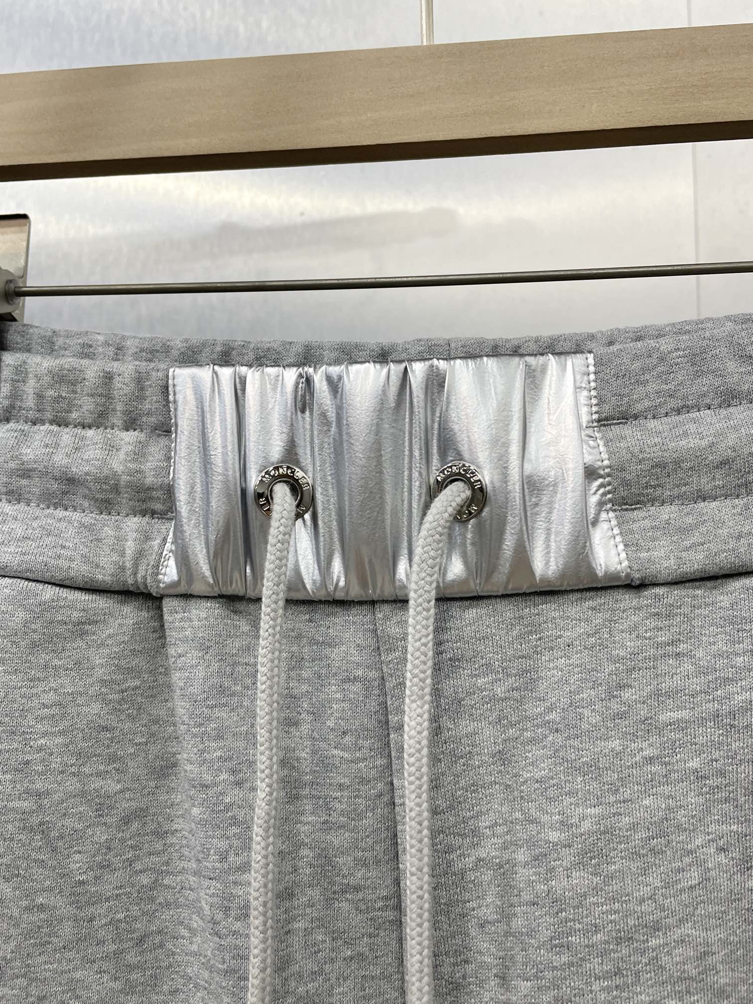 Mon New Arrival Short 0004