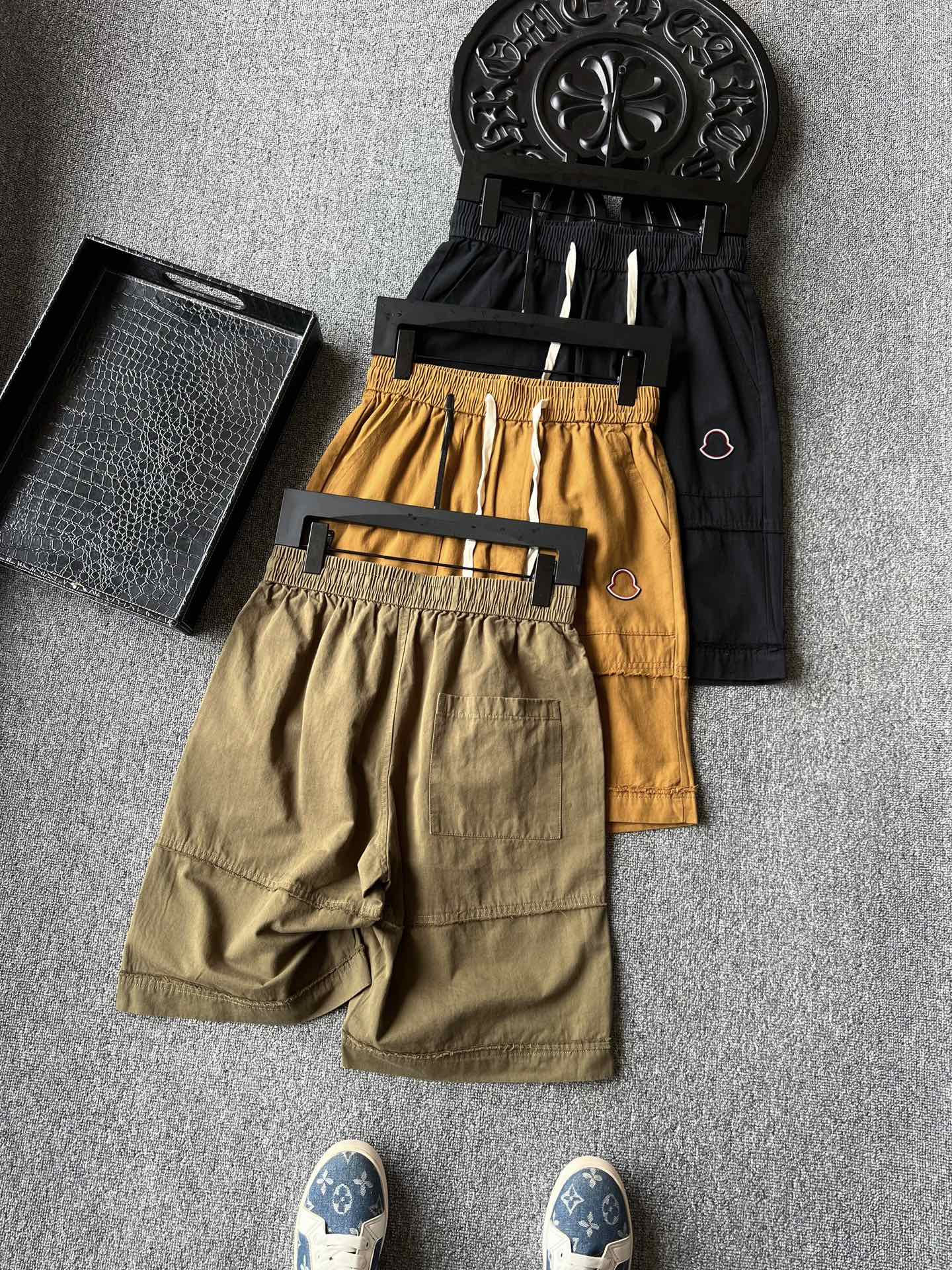 Mon New Arrival Short 0004