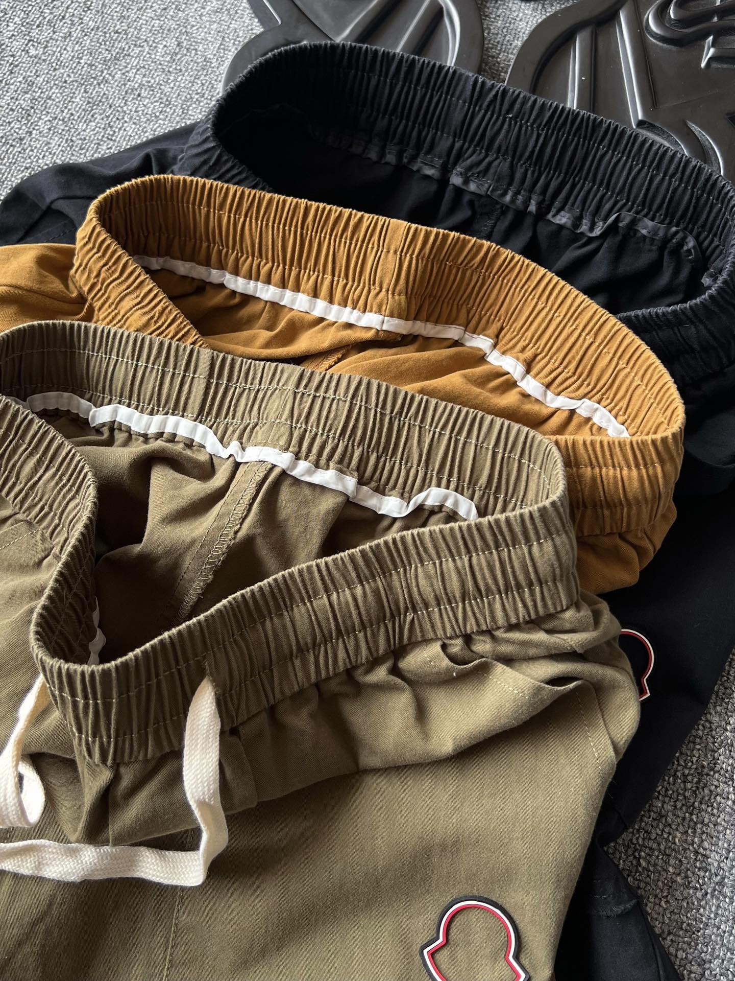 Mon New Arrival Short 0004