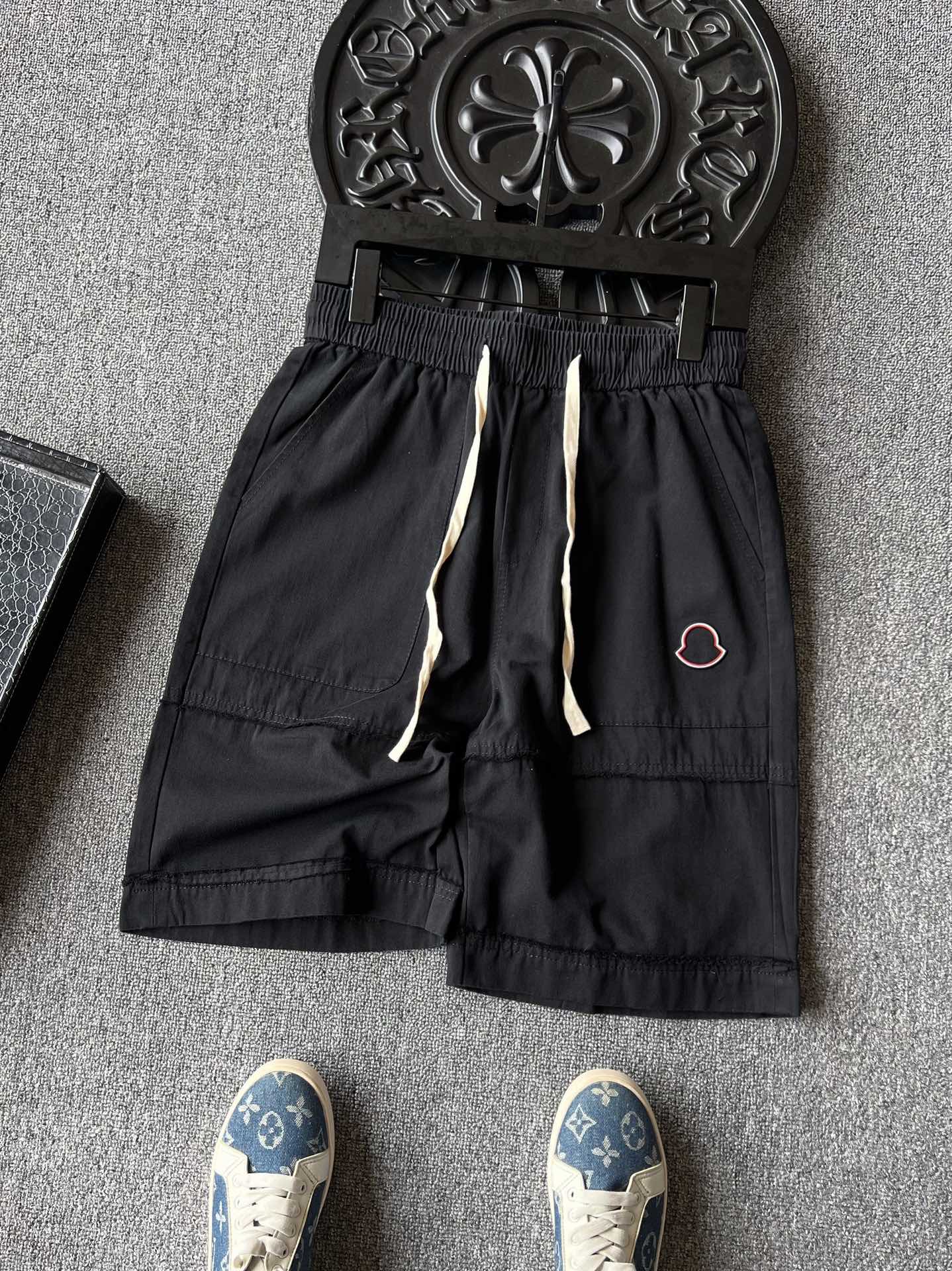 Mon New Arrival Short 0004