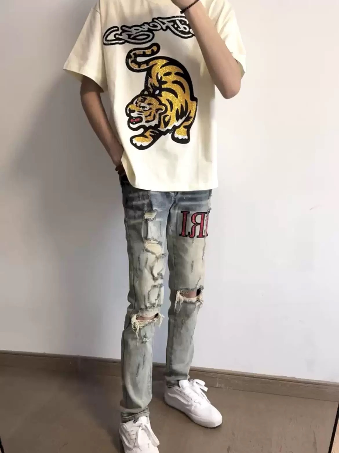 AM New Fashion Ripped Jeans XK3230