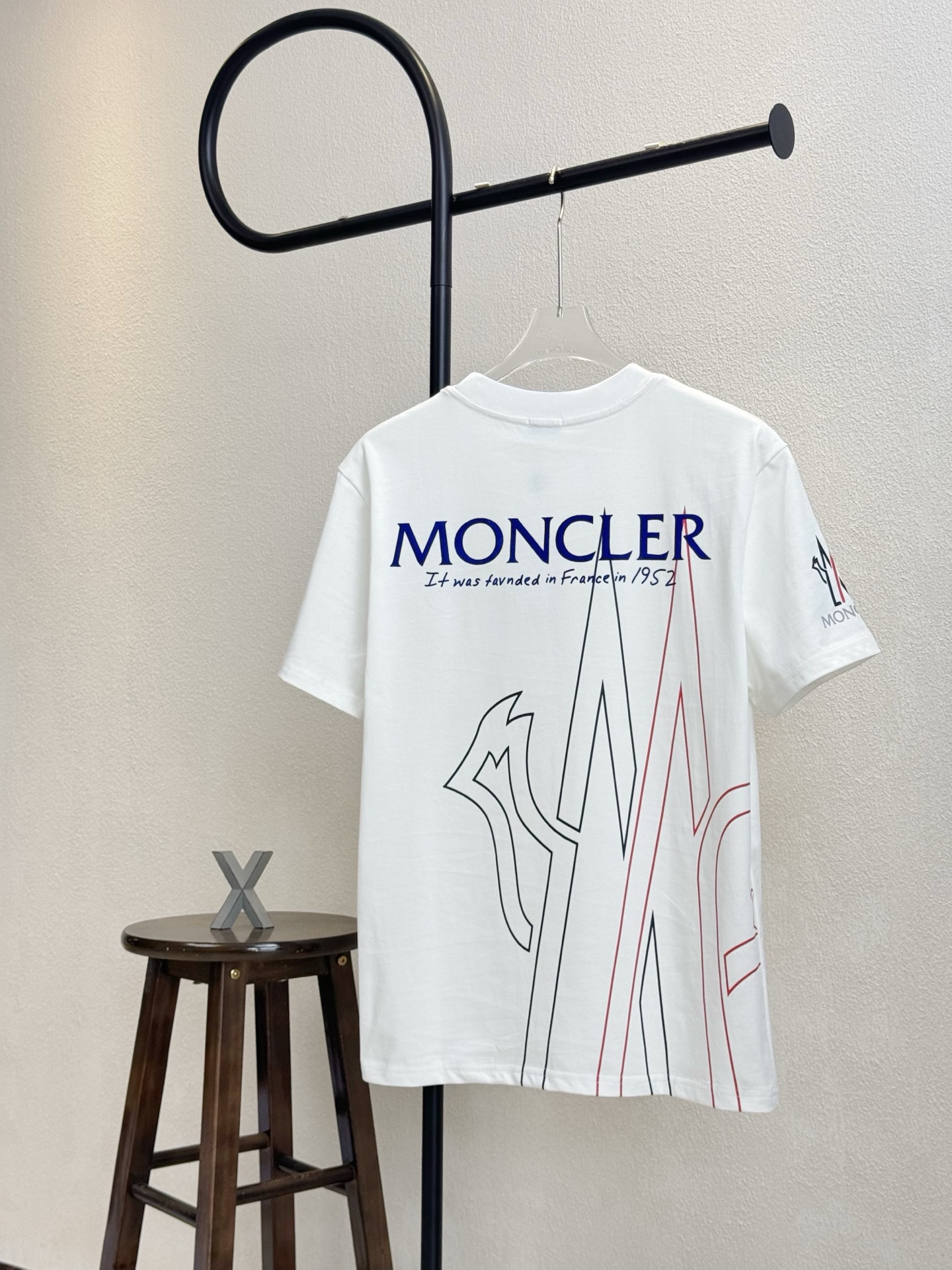 Mon New Arrival T-shirt 0023
