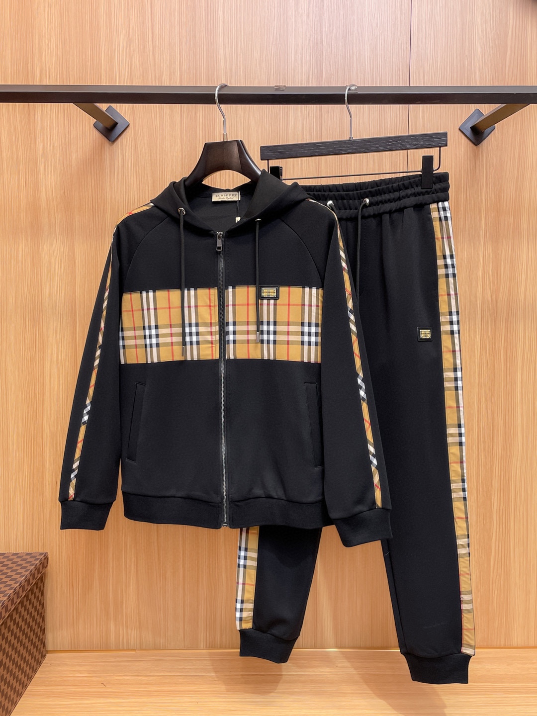 BB new arrival hoodie set 024