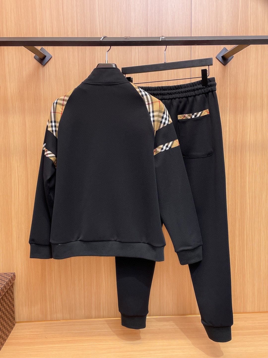 BB new arrival hoodie set 023