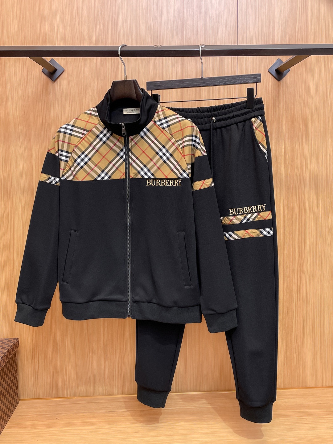 BB new arrival hoodie set 023