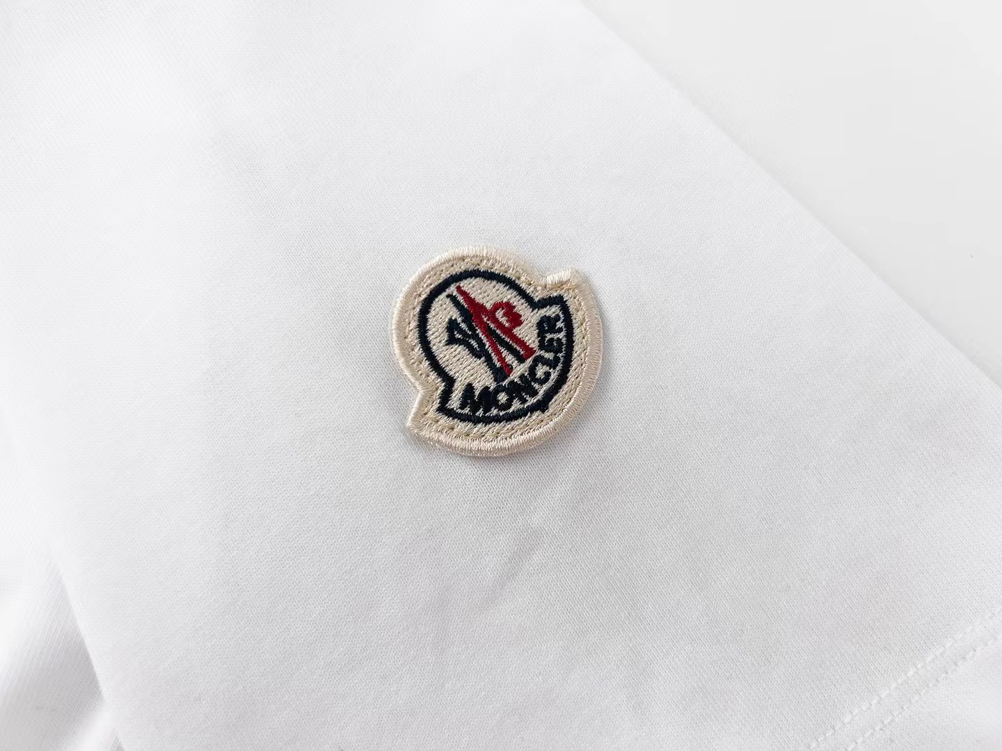 Mon New Arrival T-shirt 0019