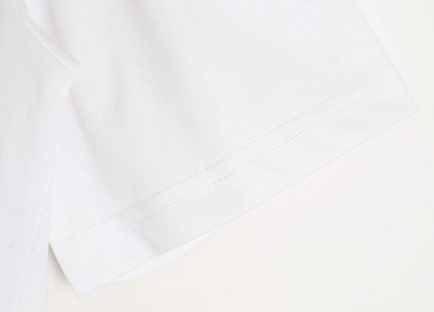 Mon New Arrival T-shirt 0025