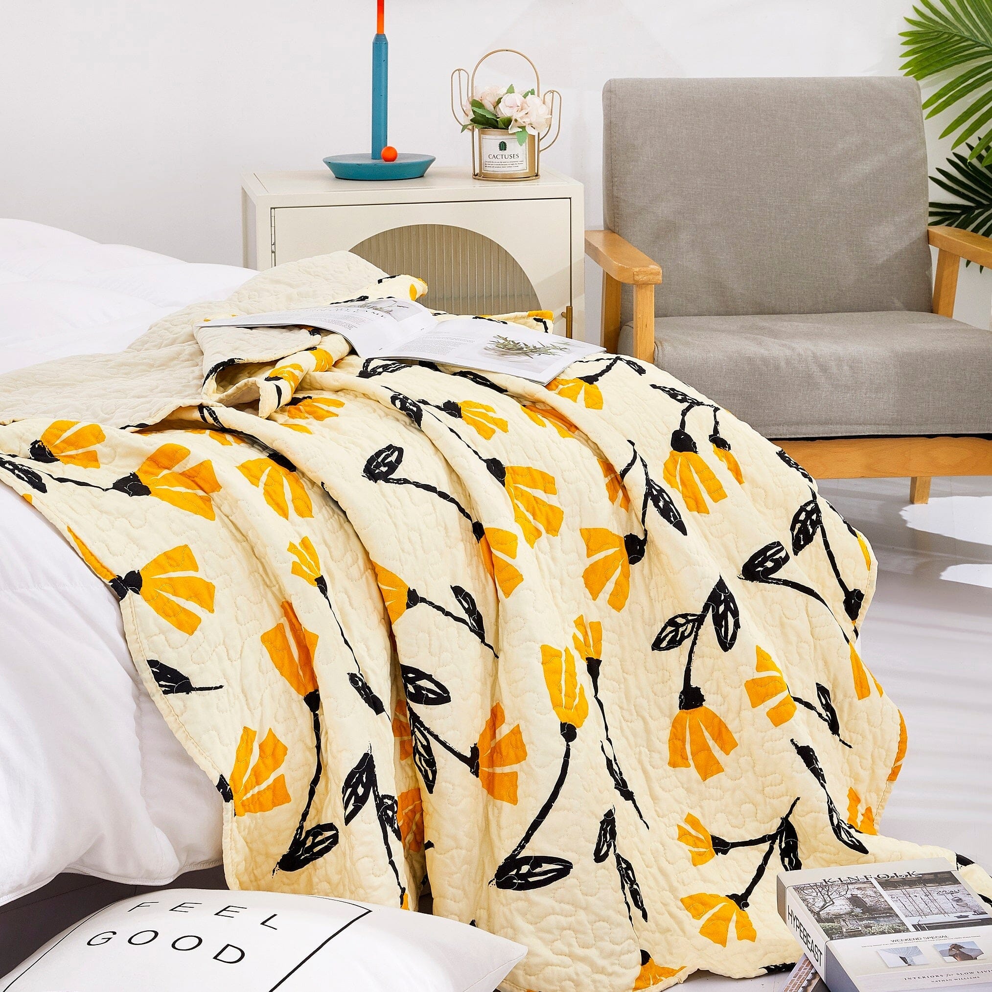 Botanical Floral Throw Blanket - Quilted Yellow Fleur Golden Orange Spring Time Tulips - Scalloped Edges Bright Vibrant Ivory Cream - 50 x 60-Tolkye