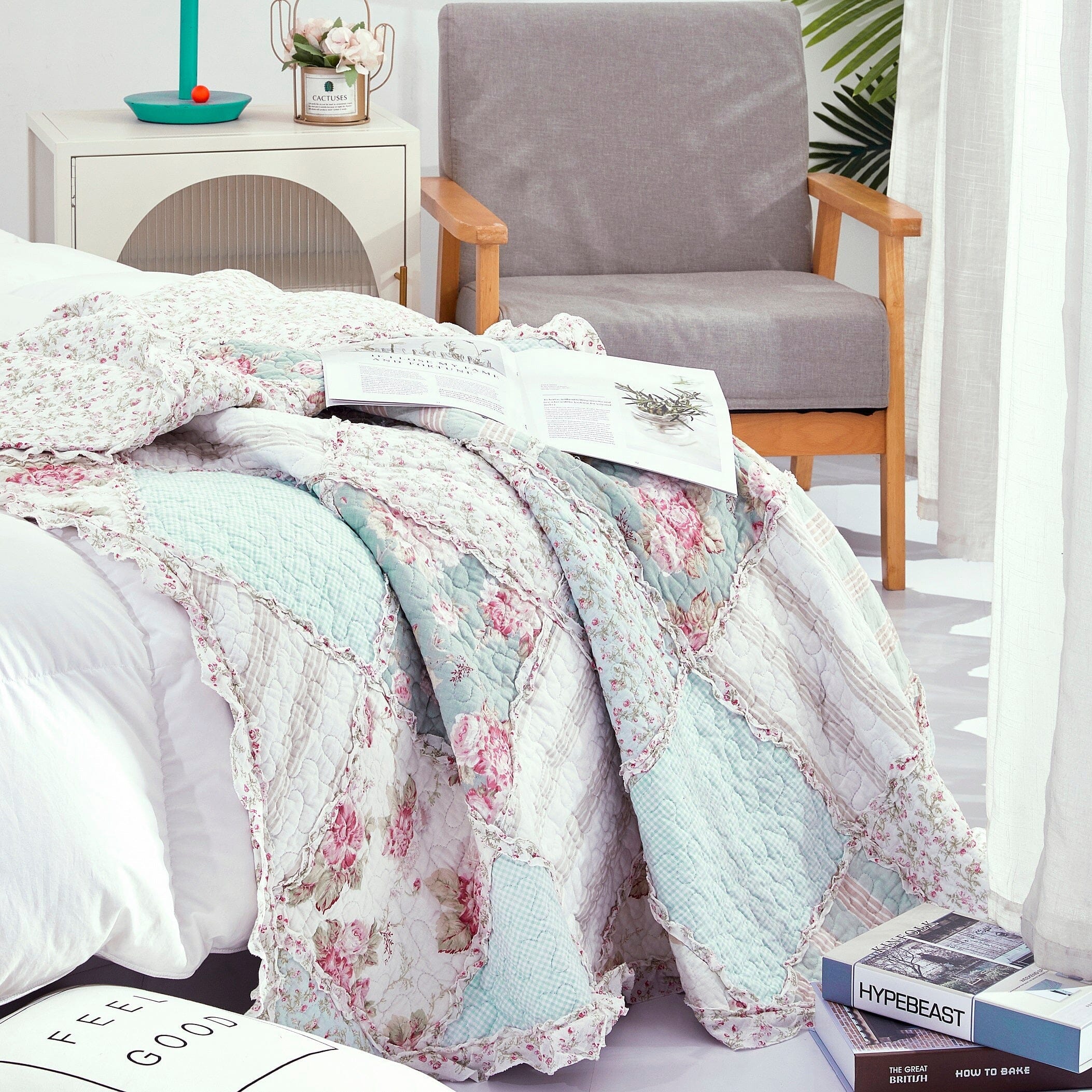 Cotton Cottage Floral Patchwork Quilted Throw Blanket - Reversible Hint of Mint - Ruffle Pastel Light Pink Blue/Green - 50 x 60-Tolkye