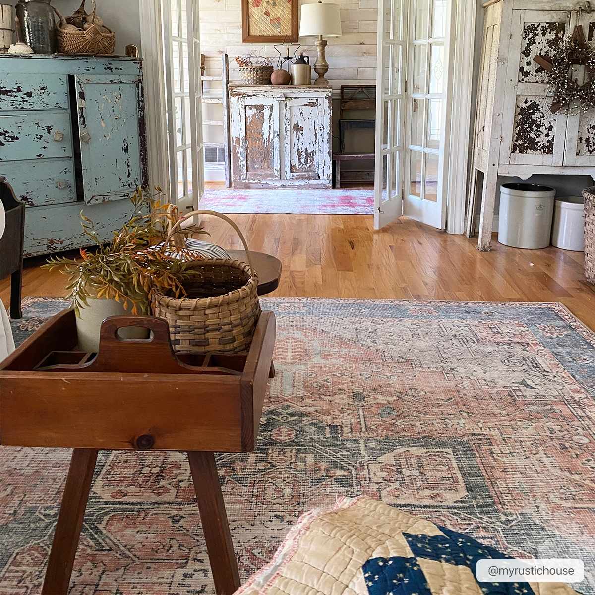 Vintage Inspired Distressed Washable Rug