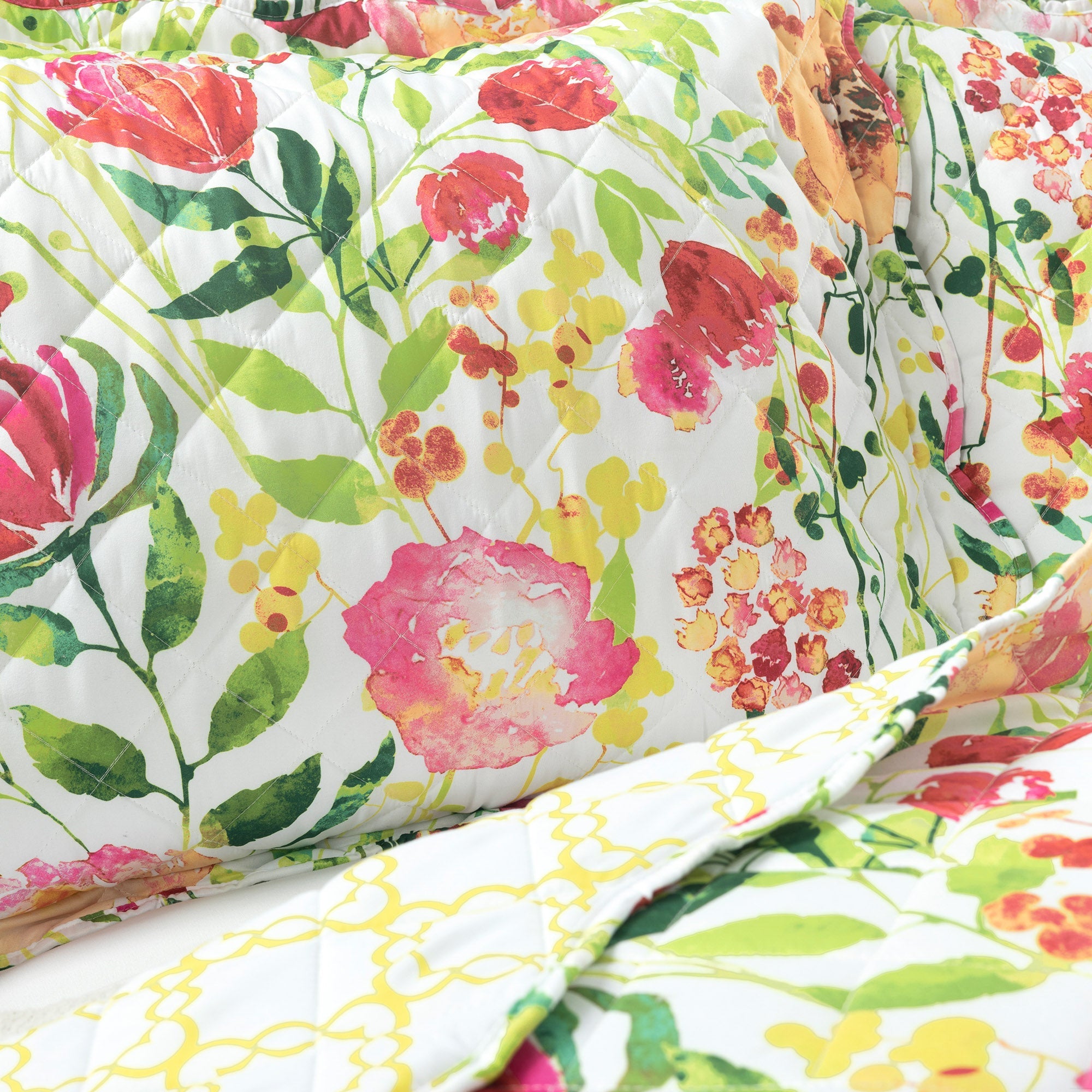 Leilani Watercolor Scallop Edged Floral 3 Piece Quilt Set-Tolkye