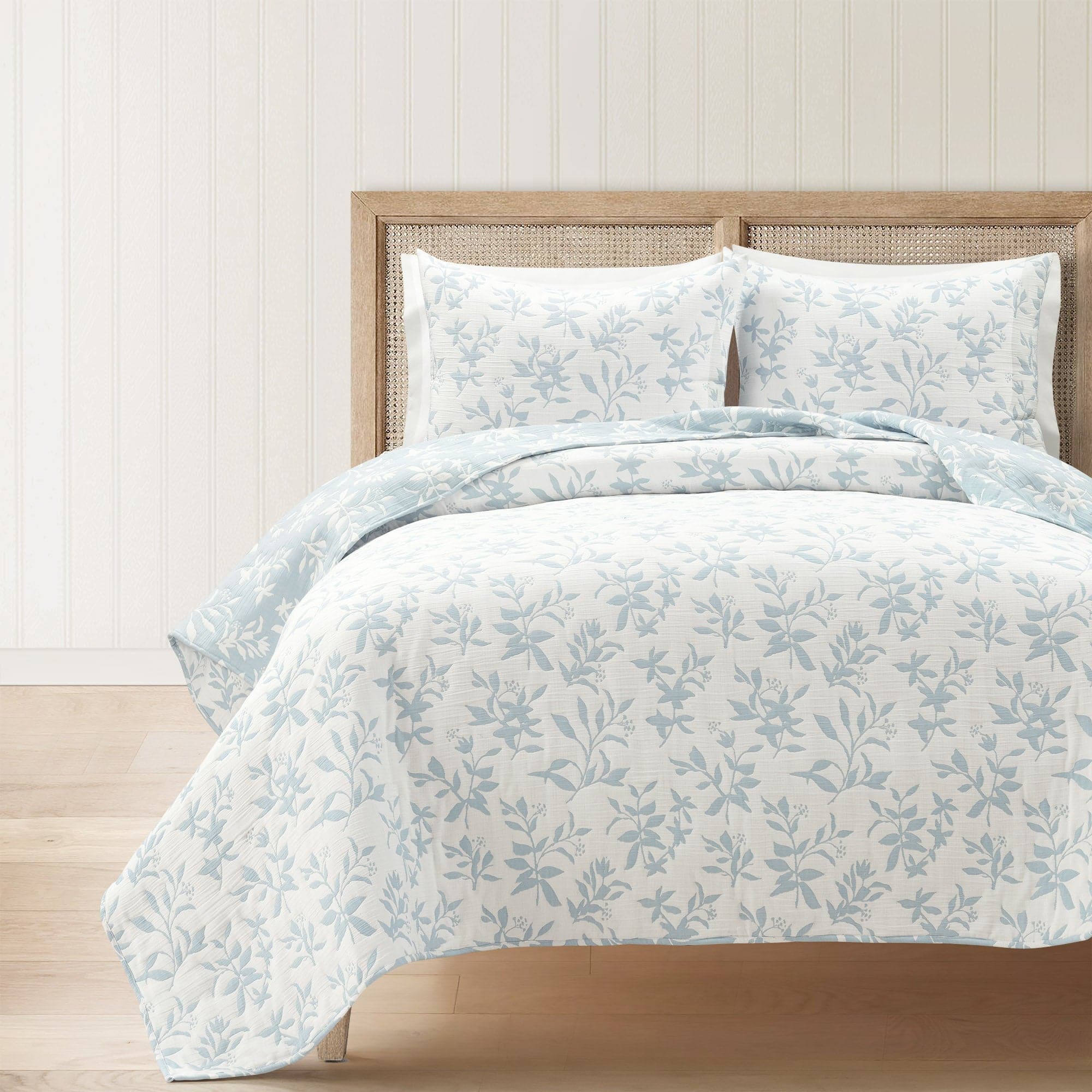Floral Jacquard Reversible Soft Matelassé 3 Piece Quilt Set-Tolkye