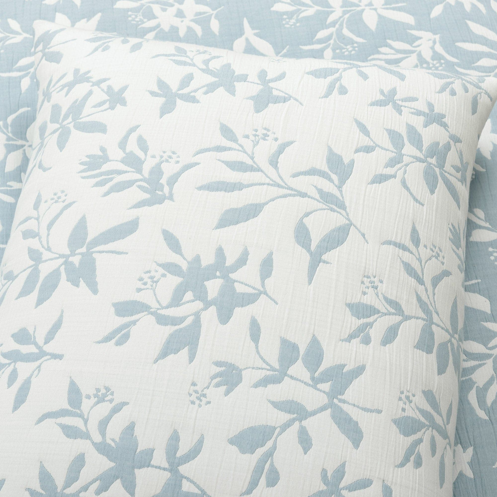 Floral Jacquard Reversible Soft Matelassé 3 Piece Quilt Set-Tolkye