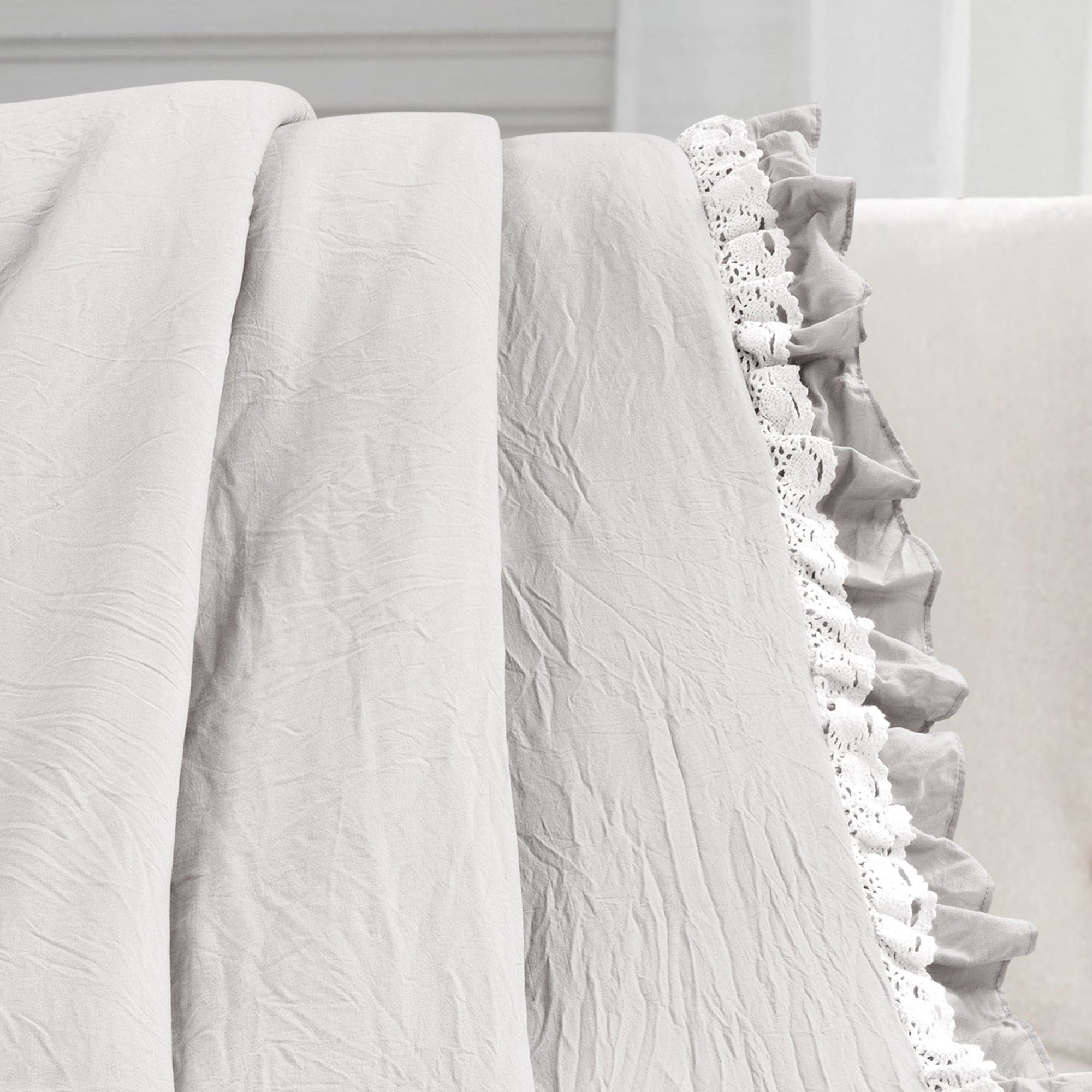Ella Ruffle Lace Throw-Tolkye