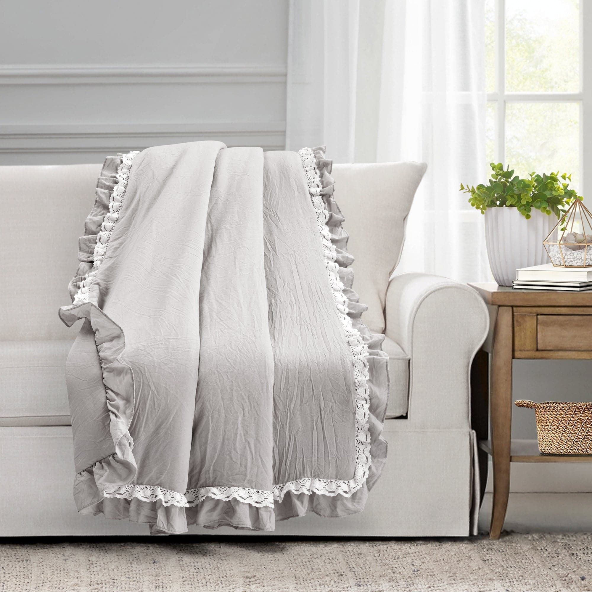 Ella Ruffle Lace Throw-Tolkye