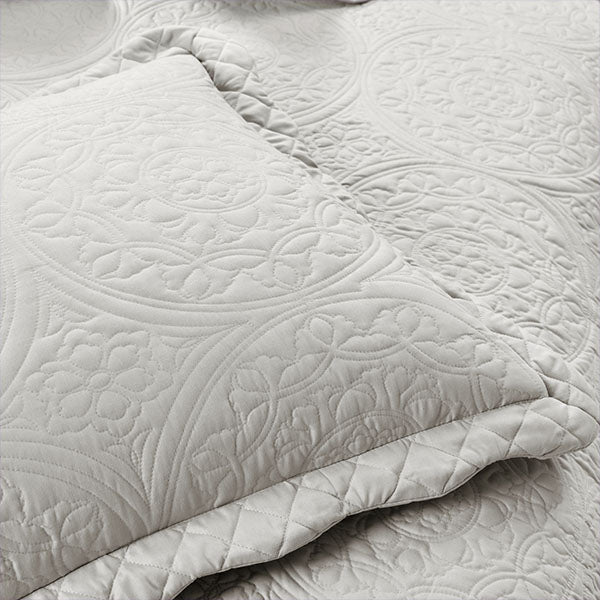 Medallion 3 Piece Bedding Set, Pick Your Color