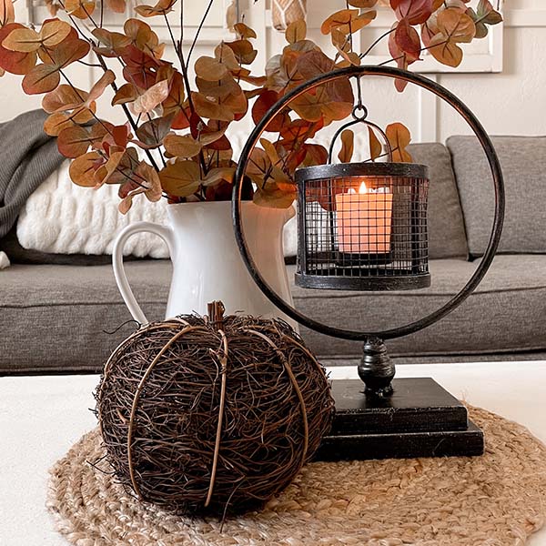 Hanging Metal Cage on Circle Stand Votive Holder