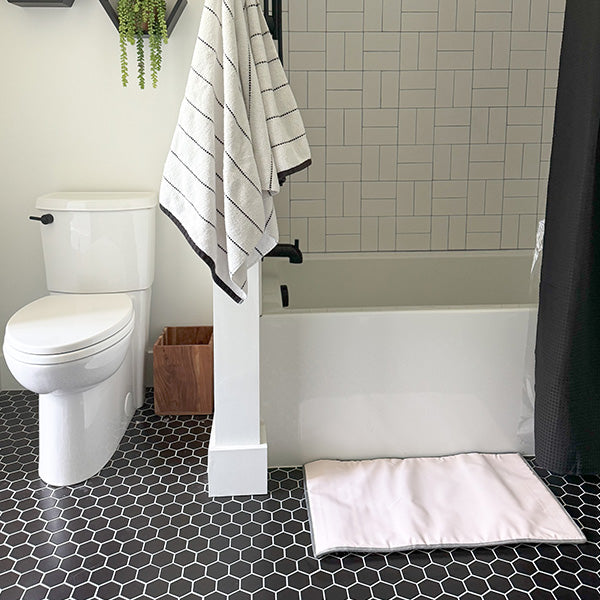 Color-Changing Bath Mat