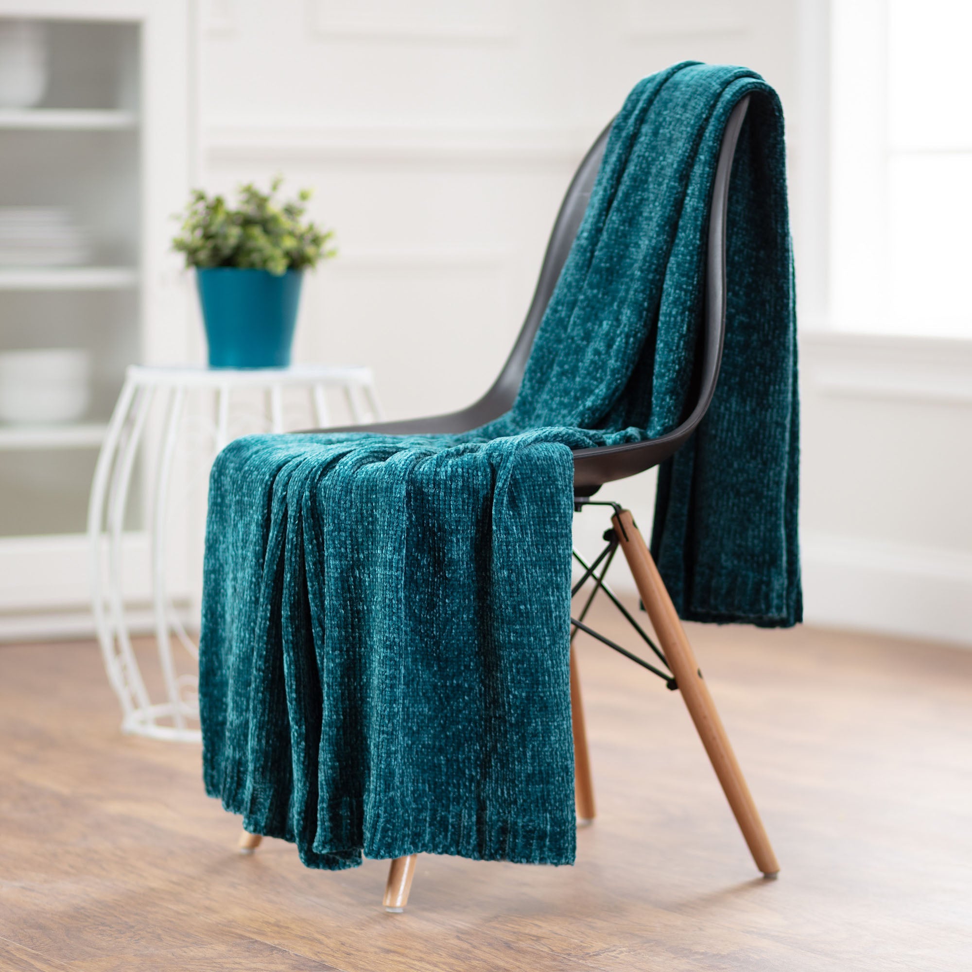 Chenille Luxe Border Throw Blanket-Tolkye