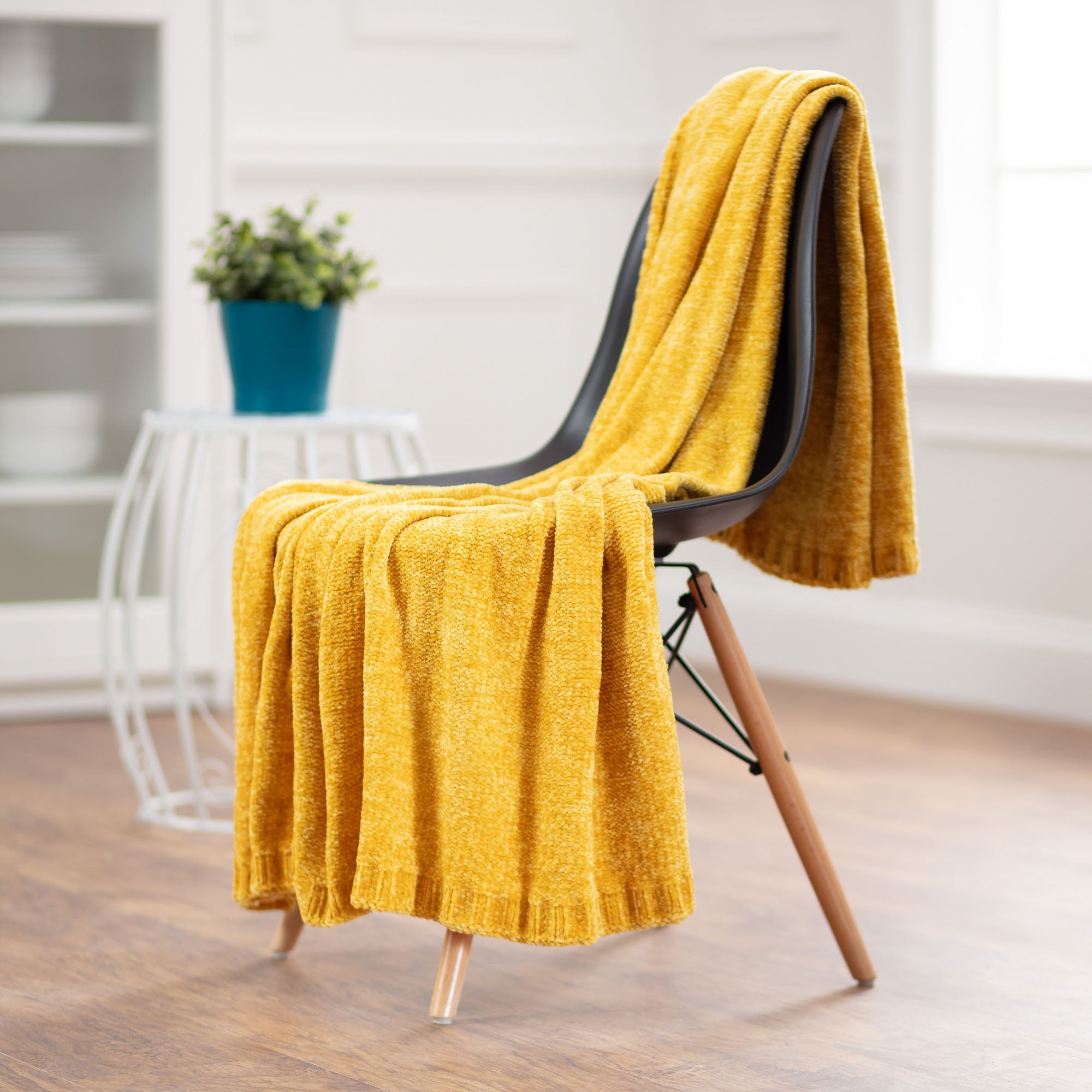 Chenille Luxe Border Throw Blanket-Tolkye