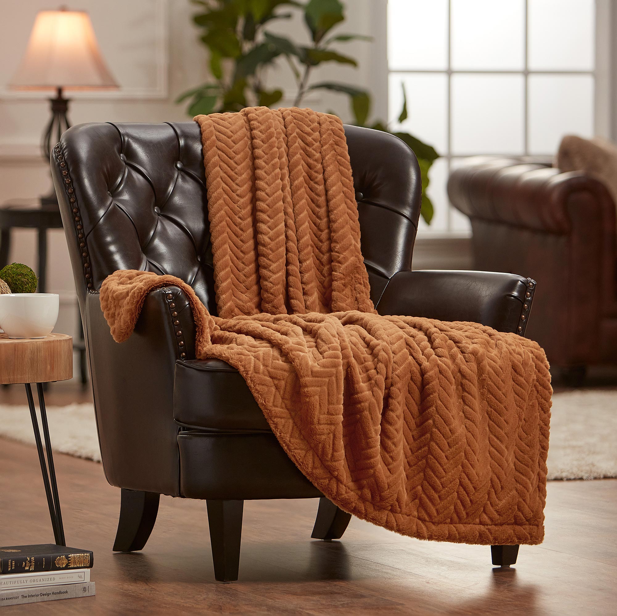 Embossed Faux Fur Throw Blanket-Tolkye