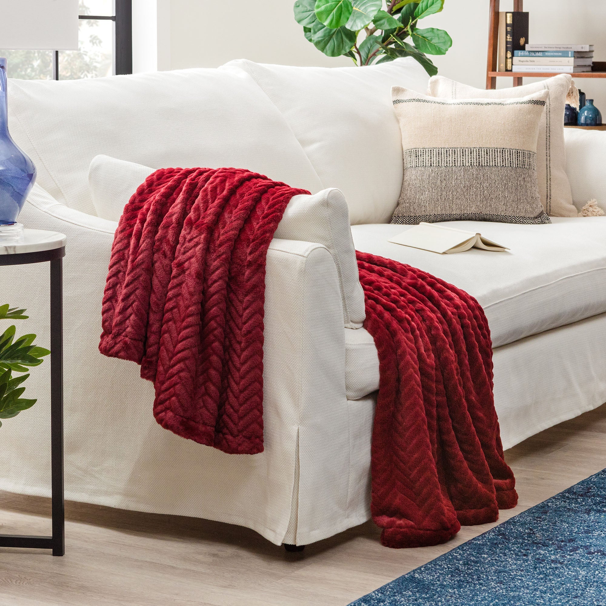 Embossed Faux Fur Throw Blanket-Tolkye