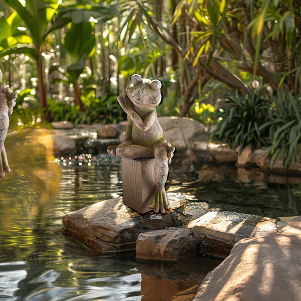 Garden Frog Statue