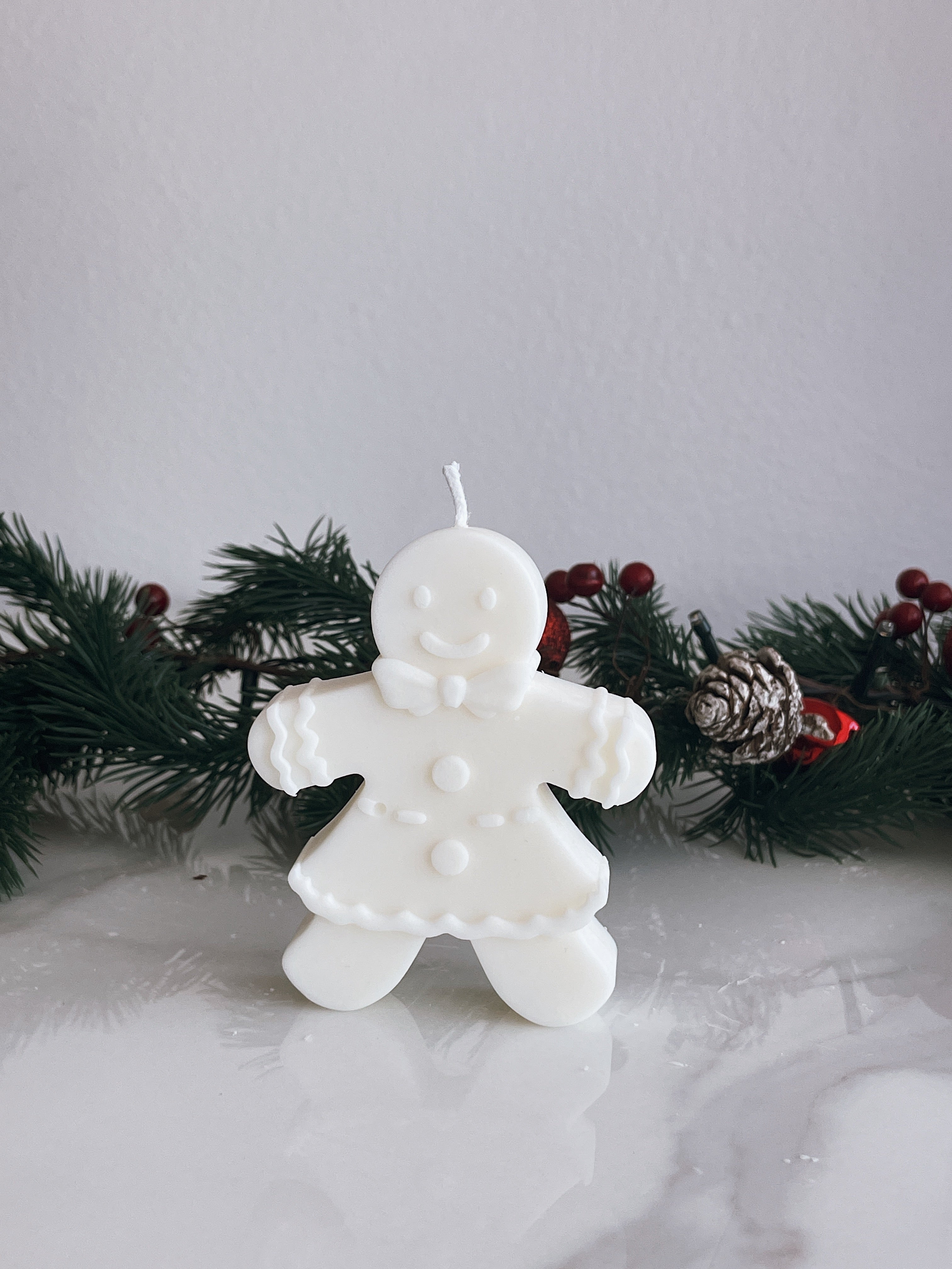 Mrs Gingerbread Candle