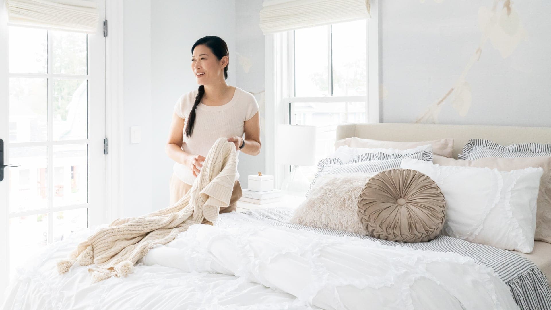 Round Pleated Soft Velvet Throw Pillow-Tolkye