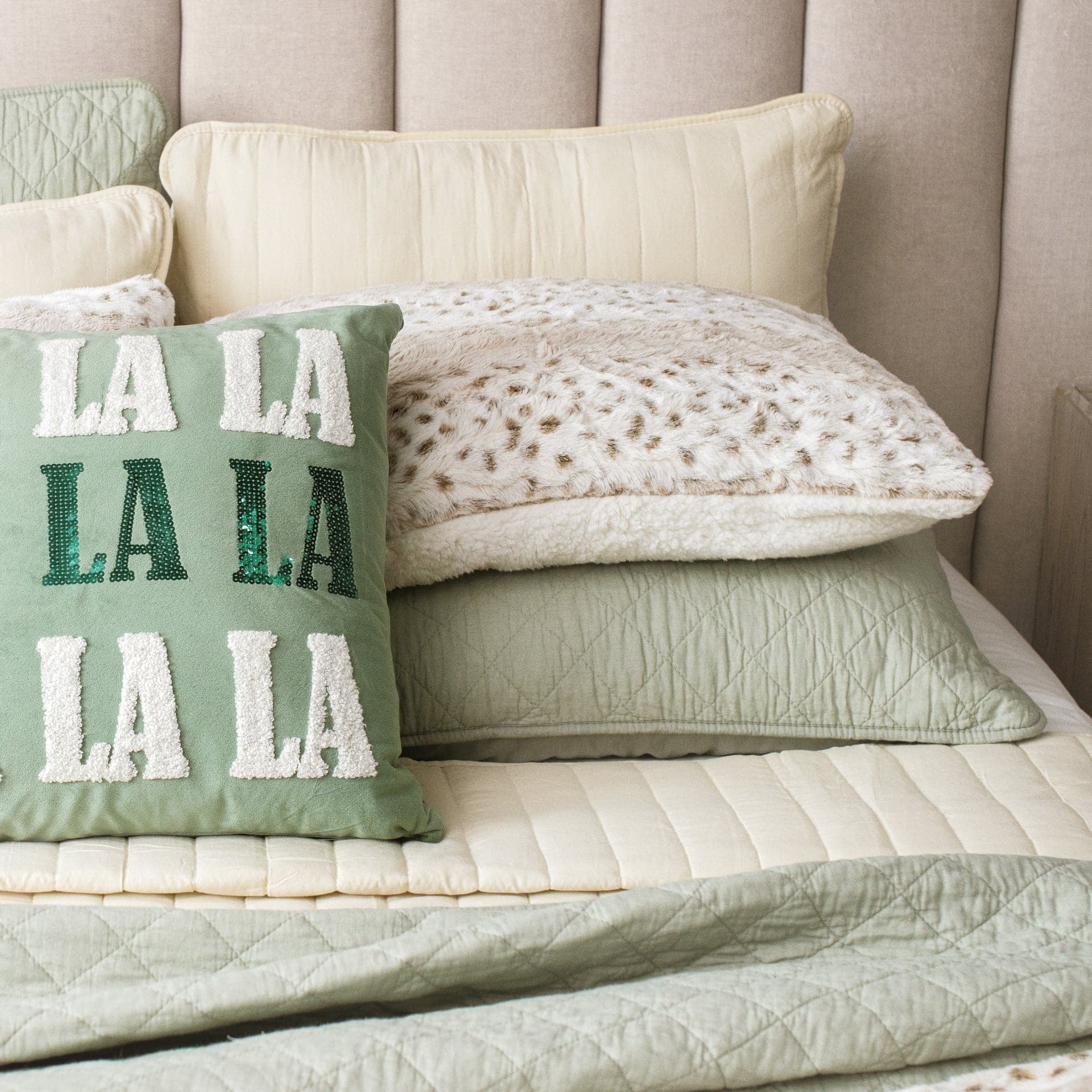 Fa La La La Decorative Pillow-Tolkye