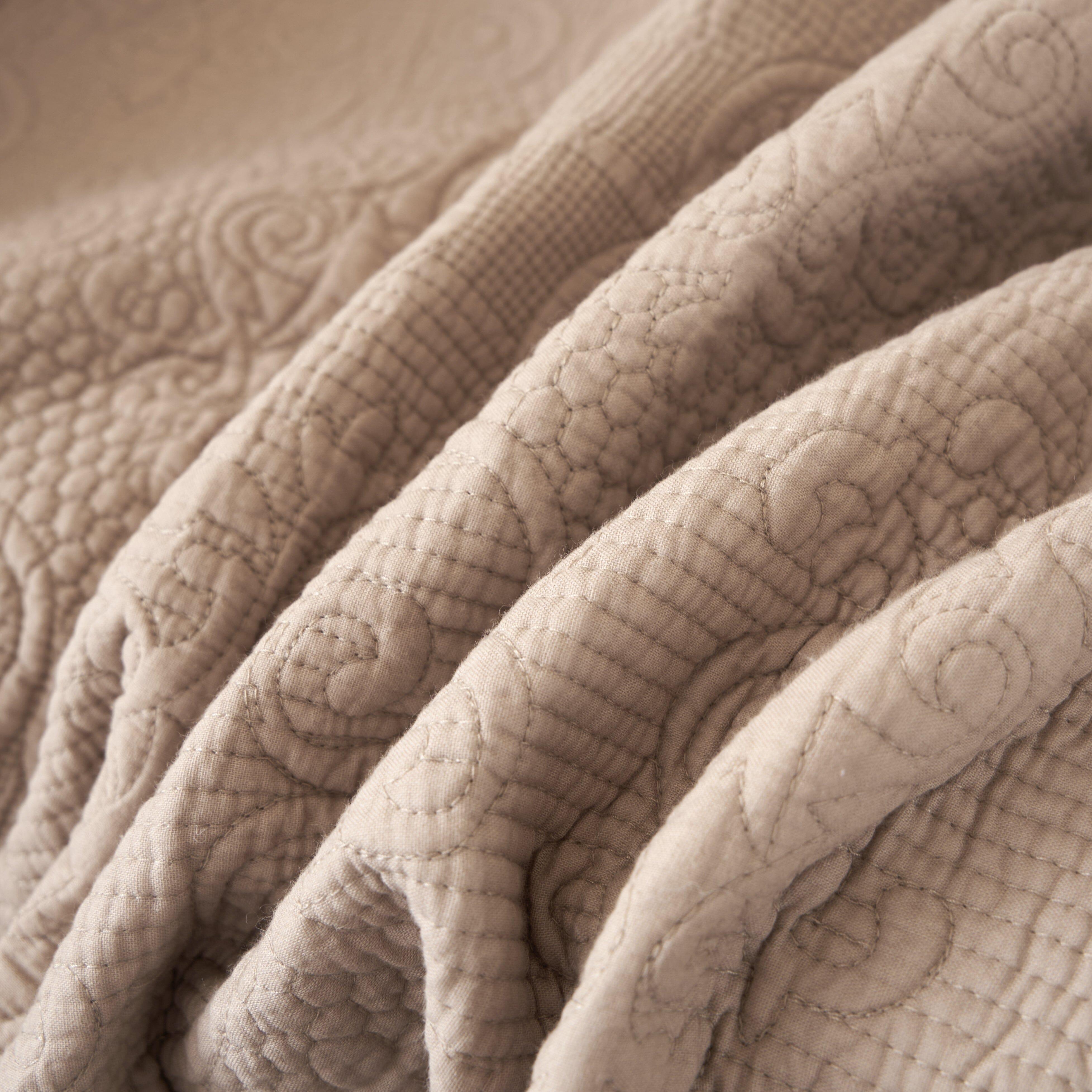 Elegant Fringed Cotton Quilted Throw Blanket - Luxurious Solid Soft Paisley Pattern, Cozy Lightweight Lap Throw, Perfect for Couch or Bed, Neutral Sandy Taupe Tan Beige, 50x60 Inches-Tolkye