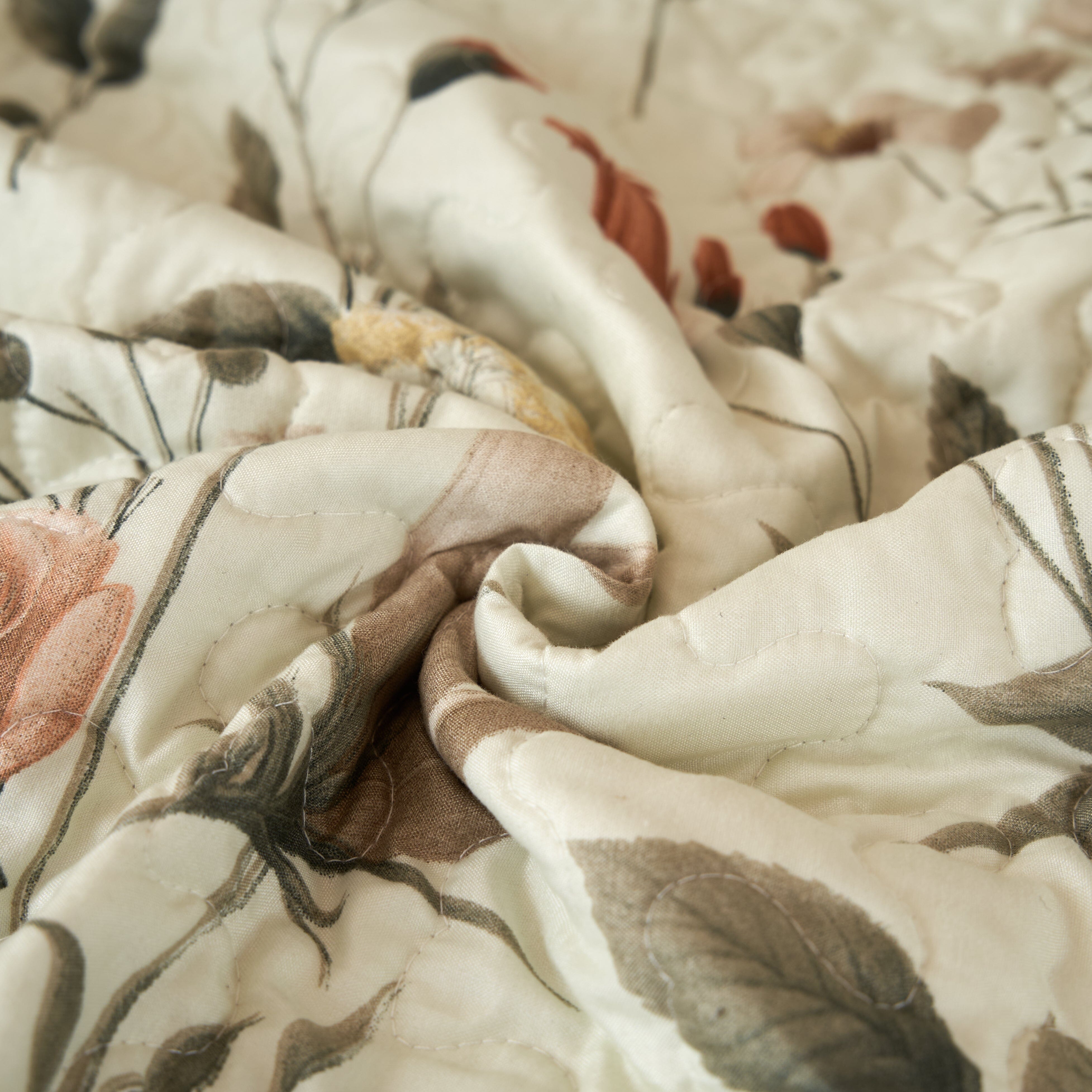 Enchanted Meadow Reversible Floral Cozy Lightweight Lap Throw - Perfect for Couch or Bed, Beige Victorian Garden Pallete, All-Season Comfort, Machine Washable, 50x60 Inches-Tolkye