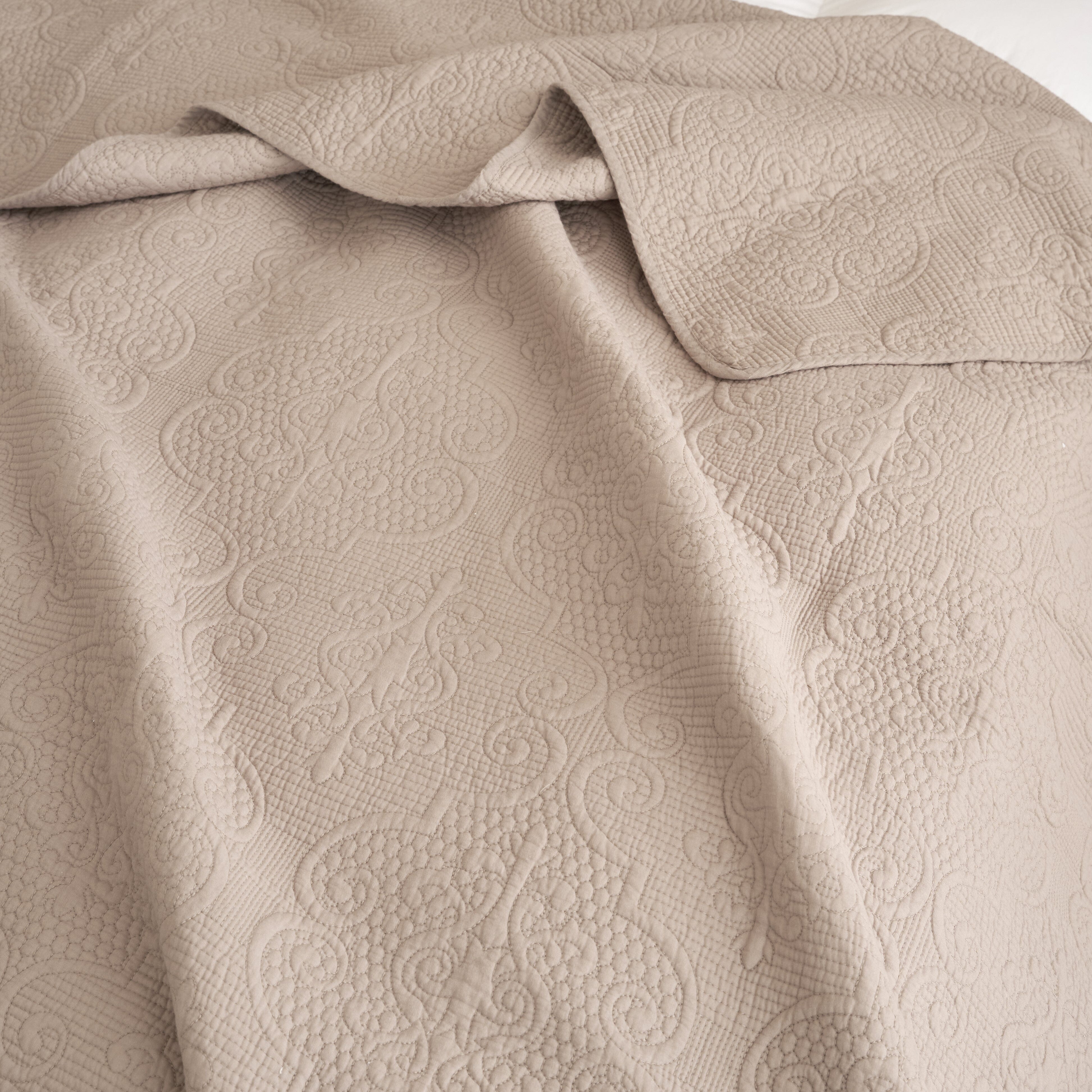 Neutral Taupe Beige Sandy Elegant Matelasse Cotton Quilted Bedspread Set