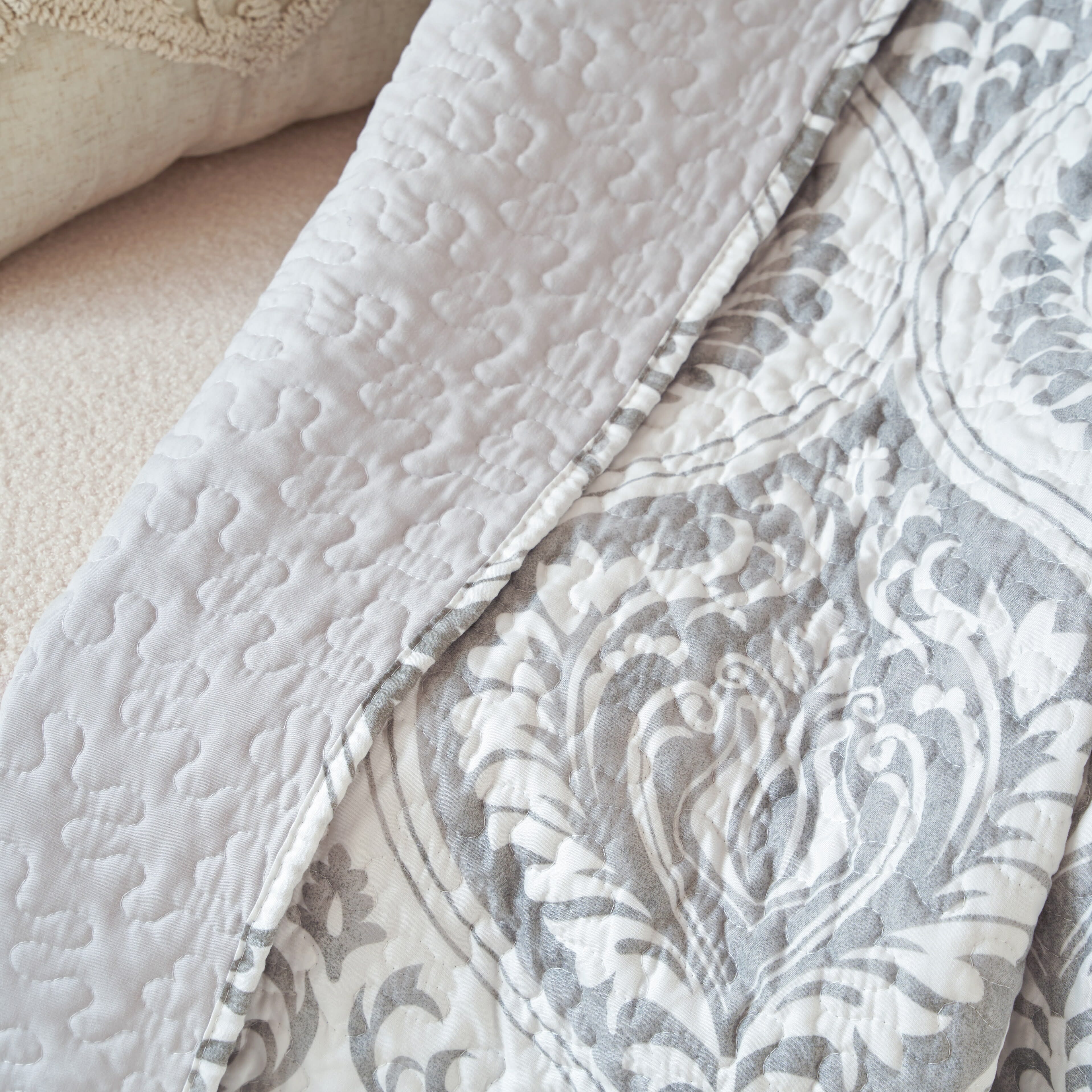 Dreamy Moon Sky Ogee Damask Heather Gray White Quilted Throw Blanket