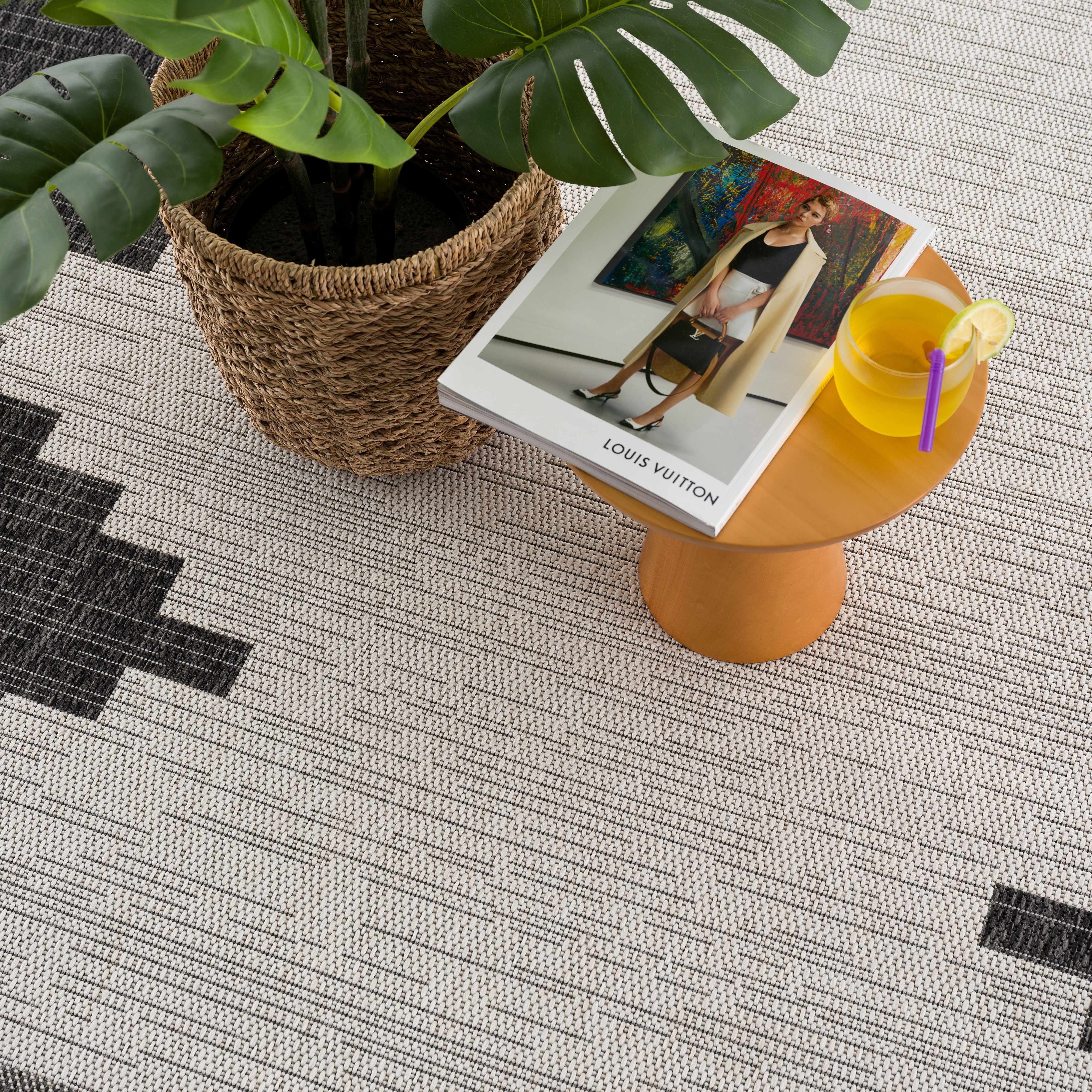 Contemporary Outdoor Rug