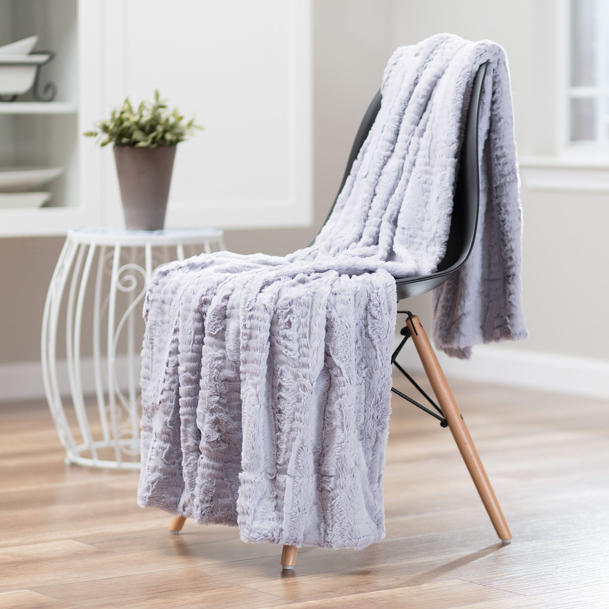 Modern Textured Faux Fur Throw Blanket-Tolkye
