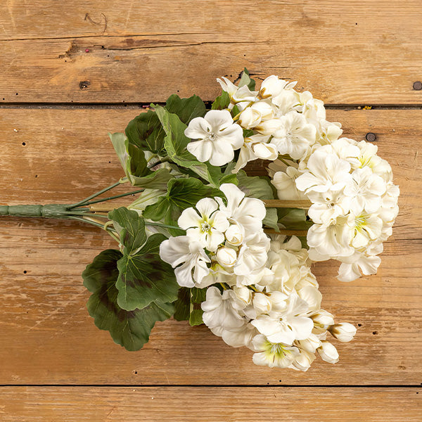 Lifelike White Geranium Bush, Set of 3 Stems