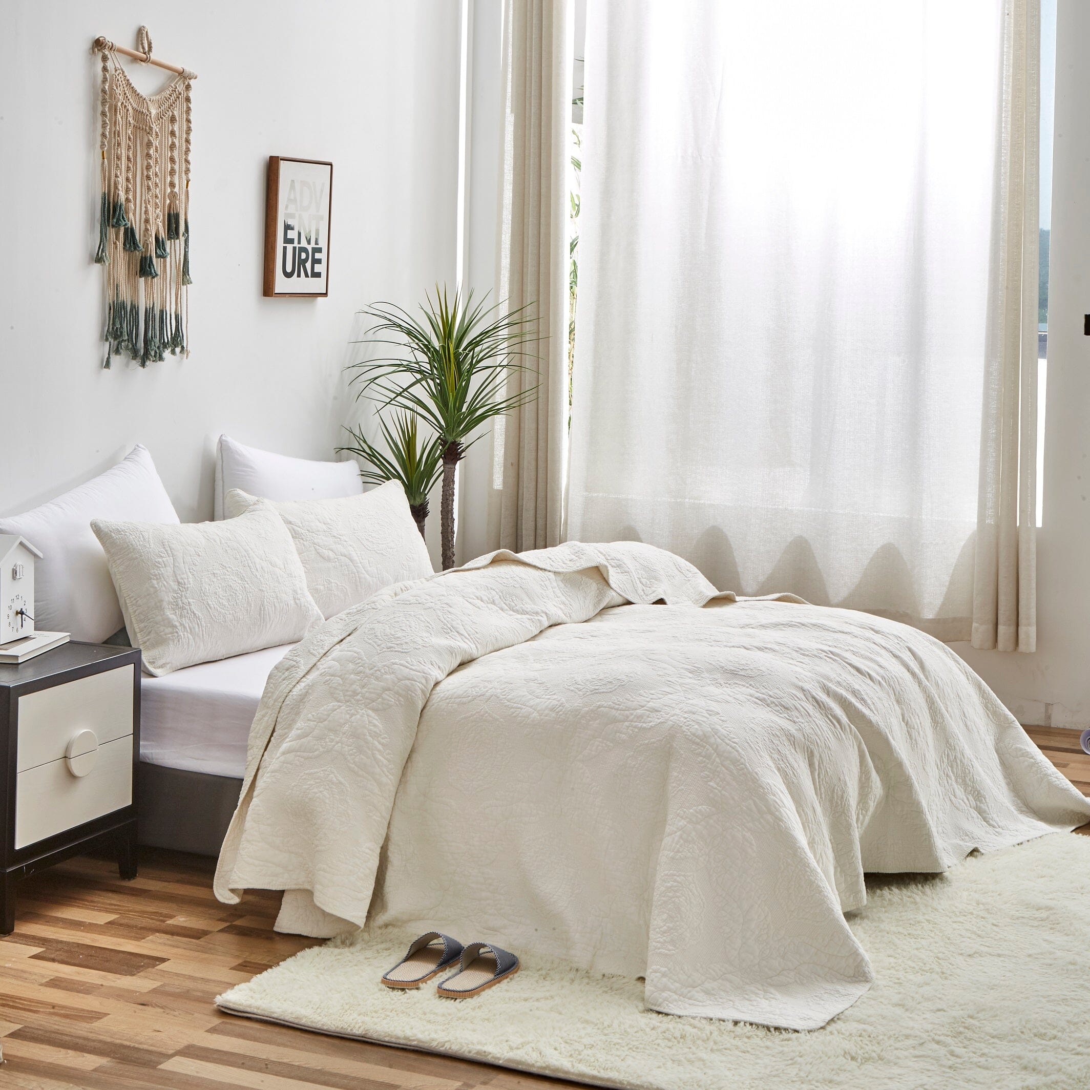 Vanilla Cream Ivory Paisley Damask Stitch Matelassé Cotton Quilt Set