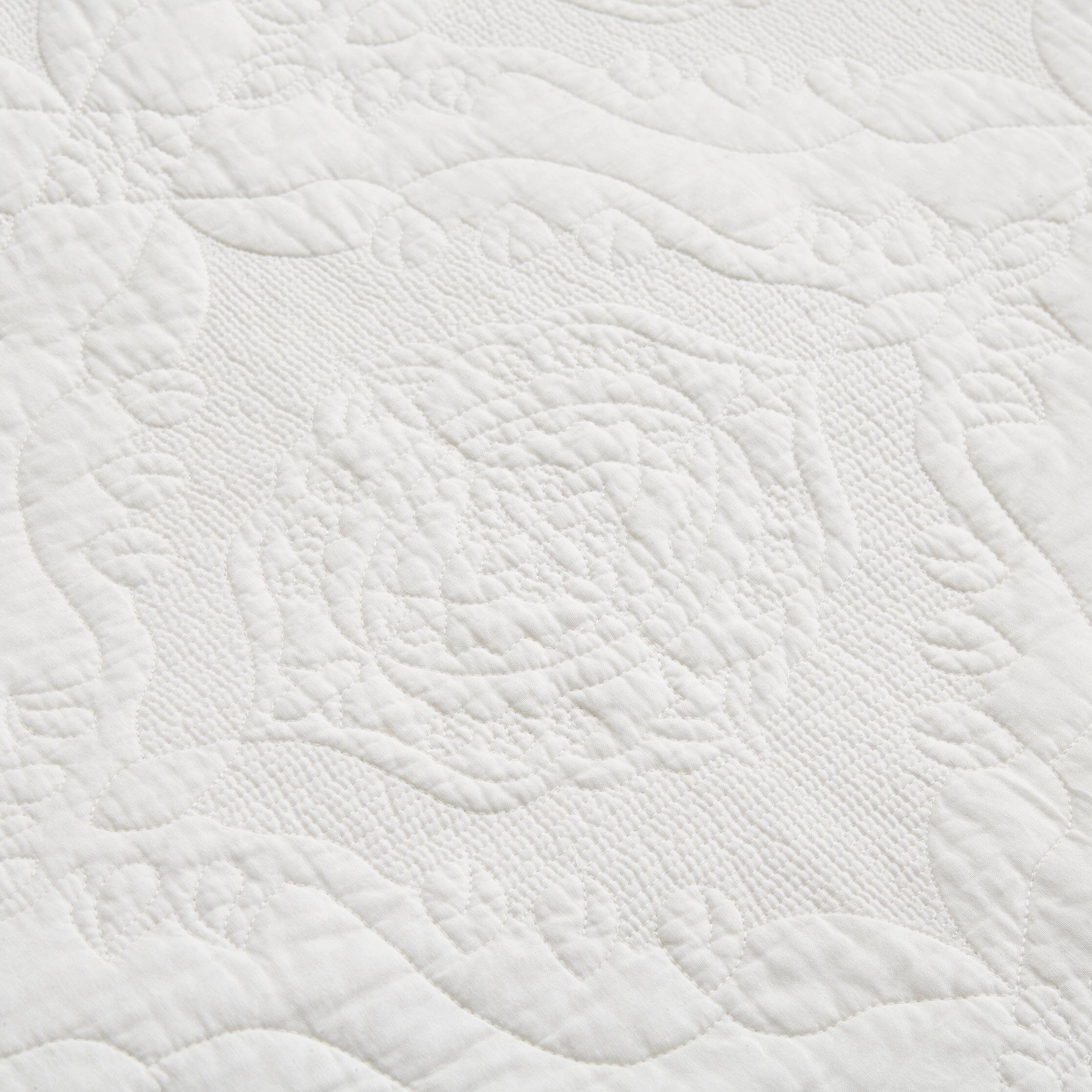 Vanilla Cream Ivory Paisley Damask Stitch Matelassé Cotton Quilt Set