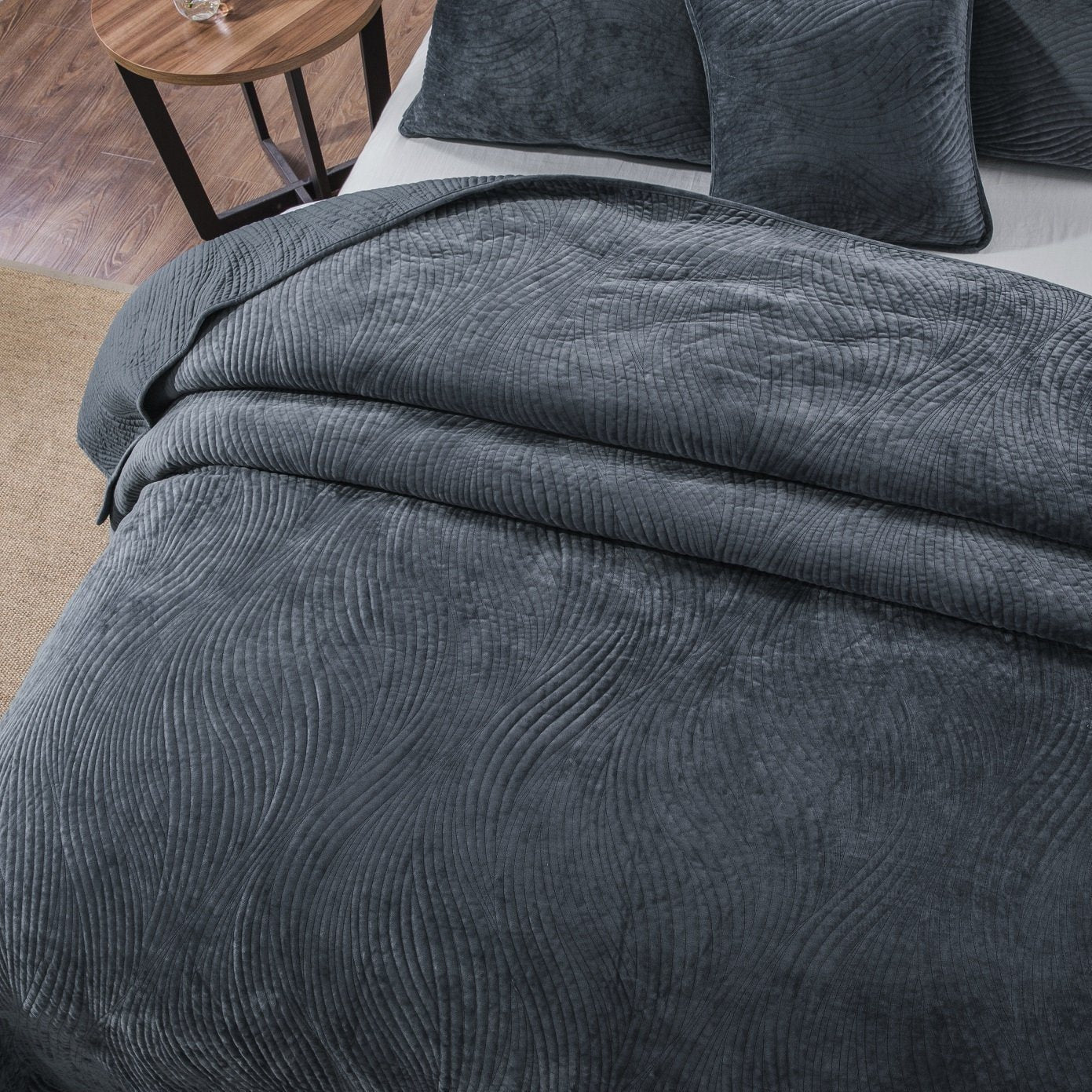 Plush Dreams Steel Navy Blue Waves Velvet Quilt Set