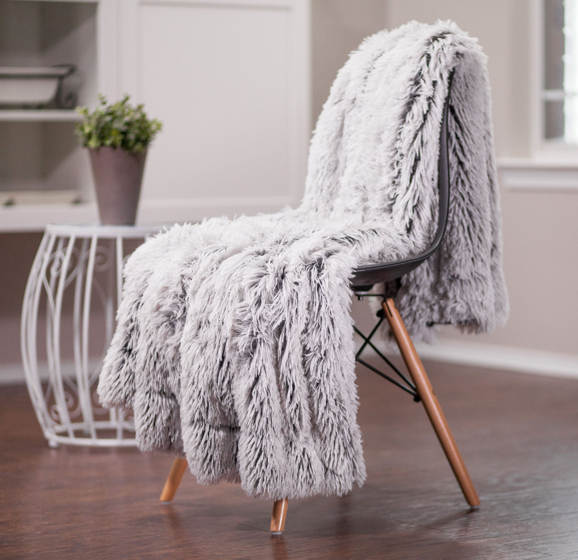 Longfur Ombre Faux Fur Throw Blanket-Tolkye