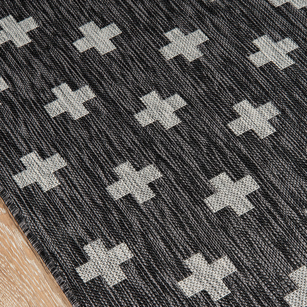 Cross Patterned Indoor/Outdoor Rug, Pick Your Size